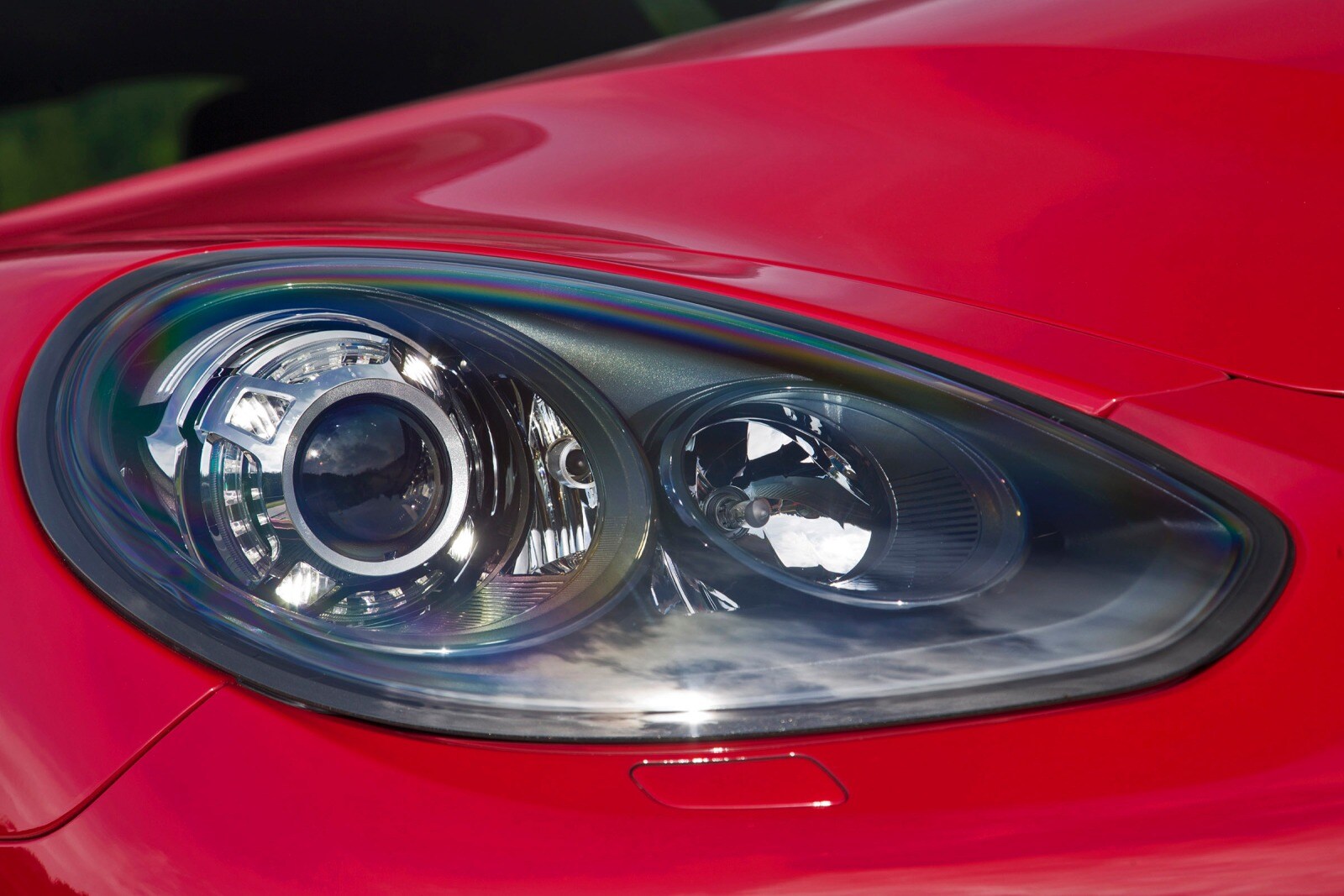 2016 Porsche Panamera exterior EDETAIL