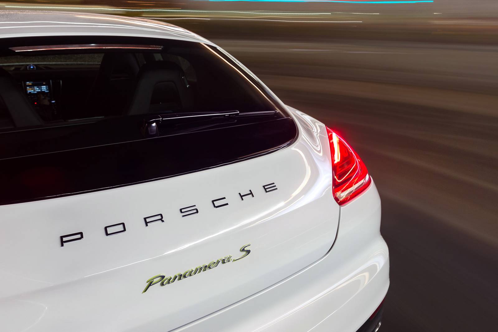 2016 Porsche Panamera exterior RBDG