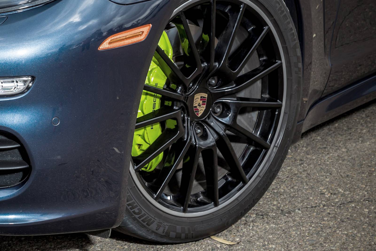 2016 Porsche Panamera exterior W