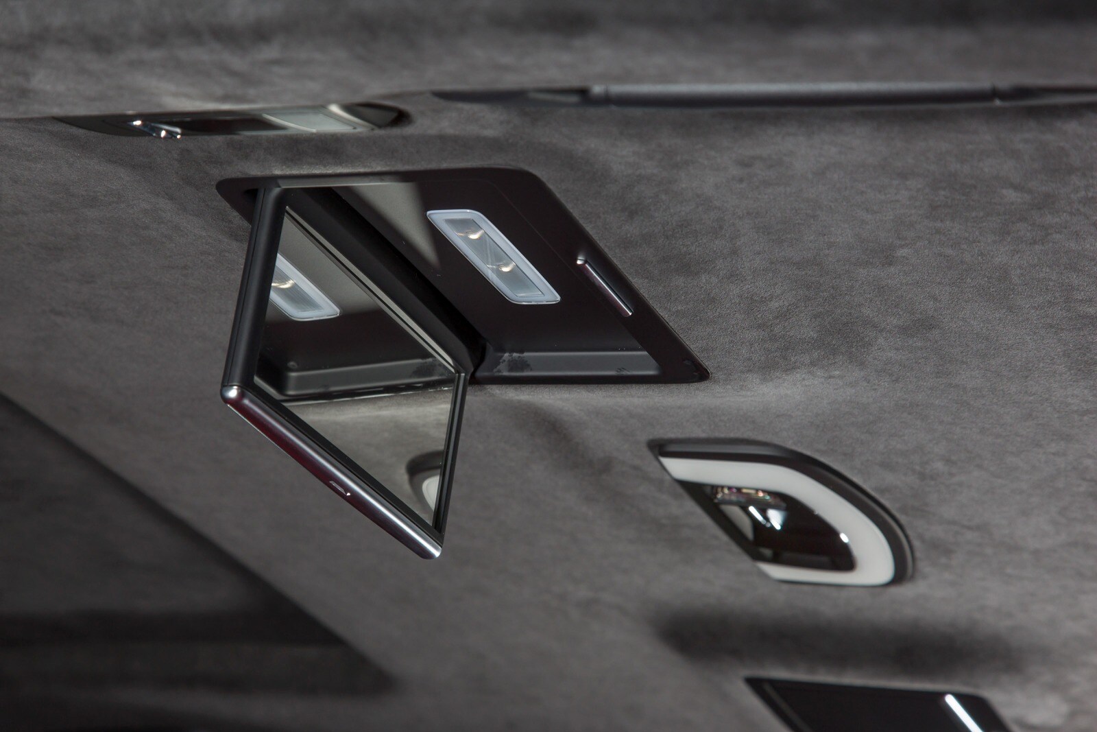 2016 Porsche Panamera front safety DETAIL