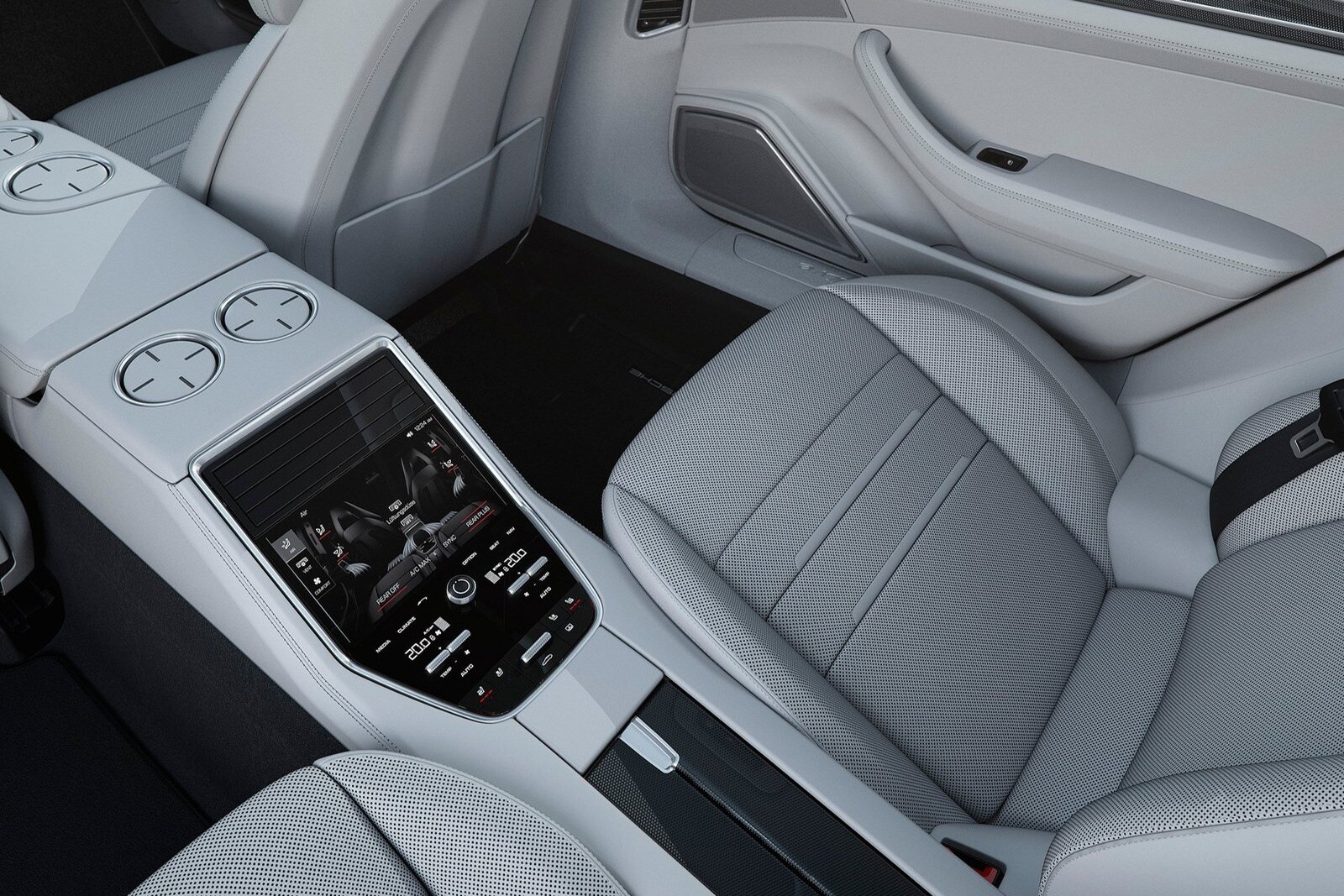 2017 Porsche Panamera interior DETAIL