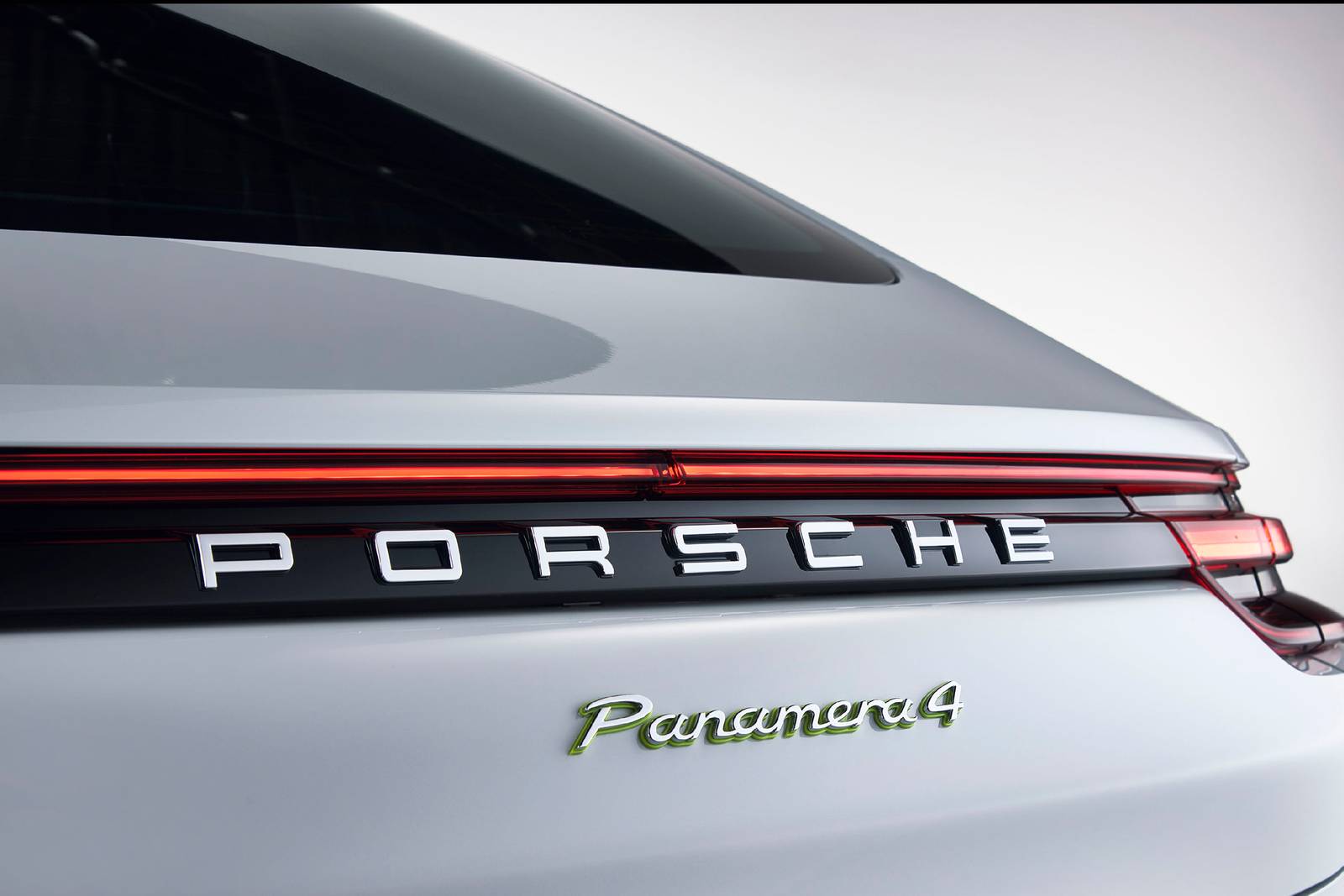 2019 Porsche Panamera exterior RBDG
