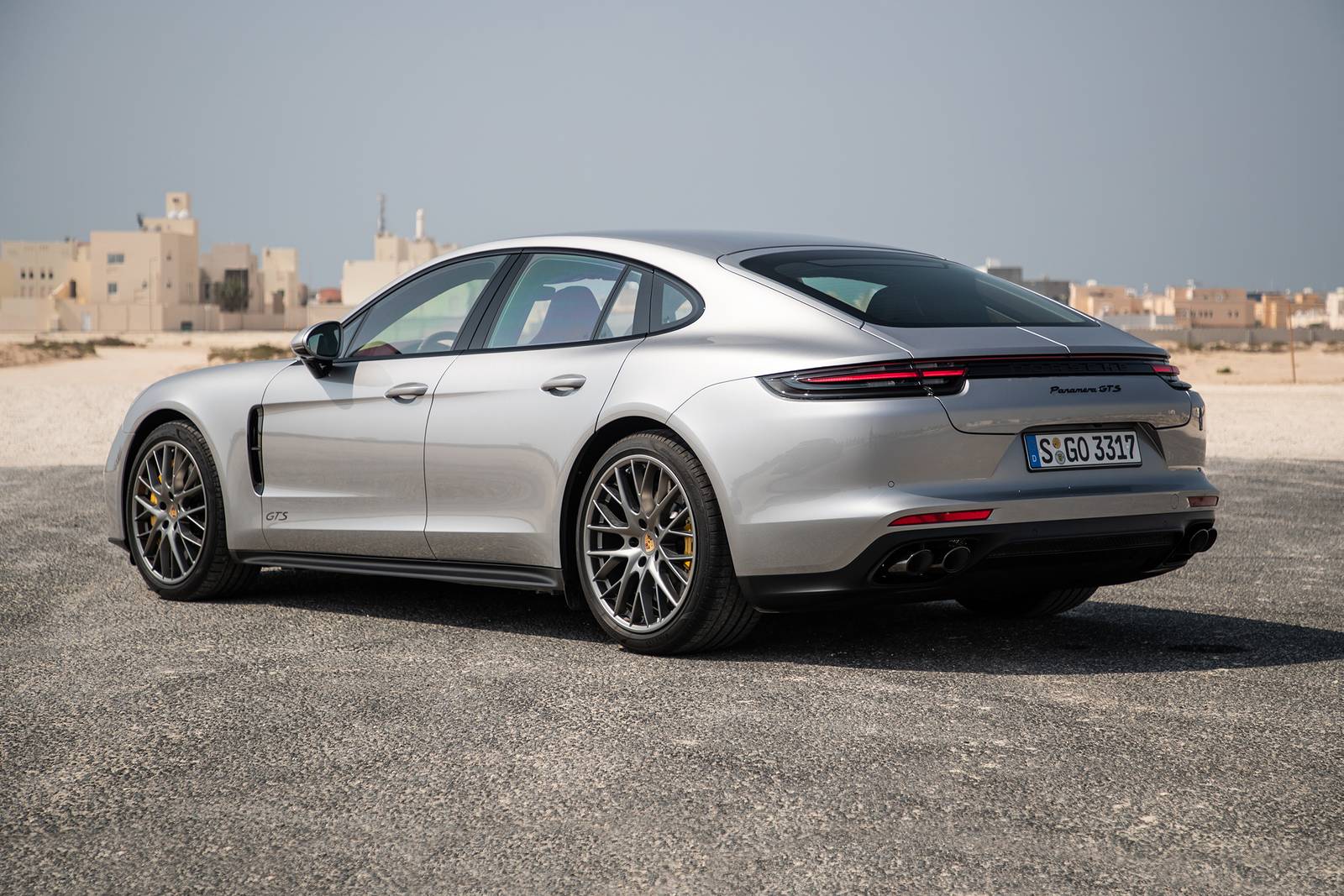 2019 Porsche Panamera exterior F