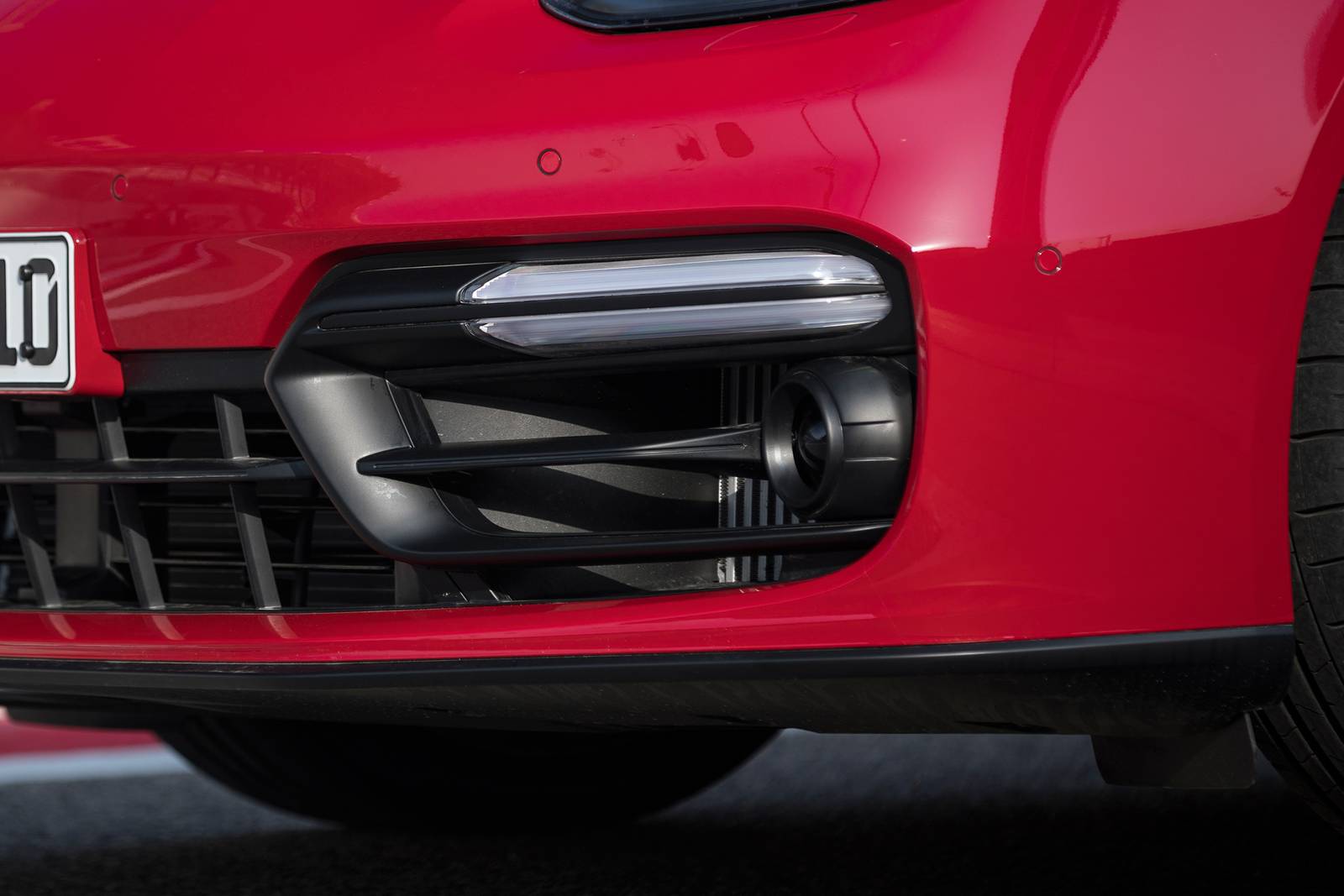 2019 Porsche Panamera exterior FOG