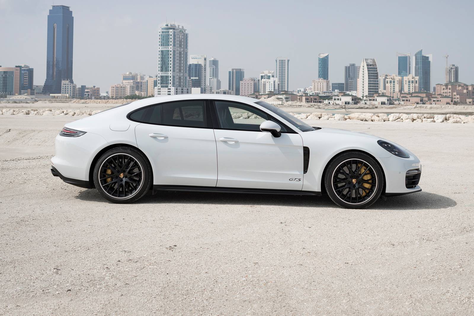 2019 Porsche Panamera exterior S