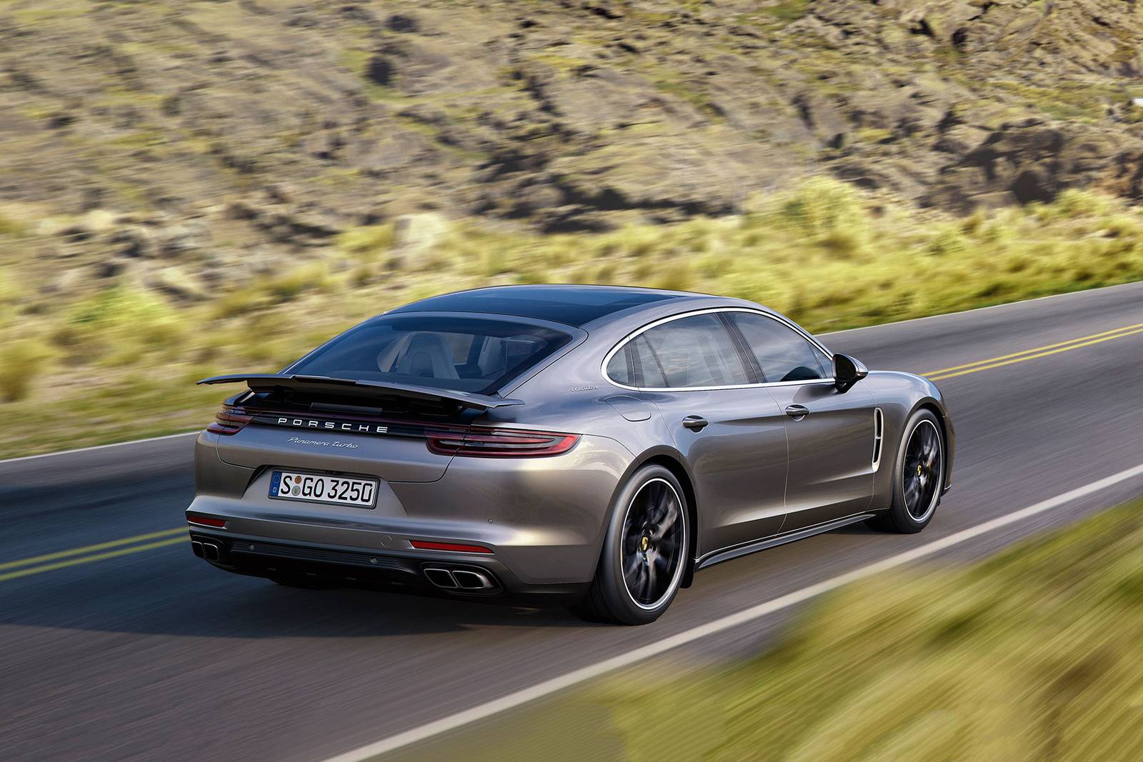 2019 Porsche Panamera exterior FQ