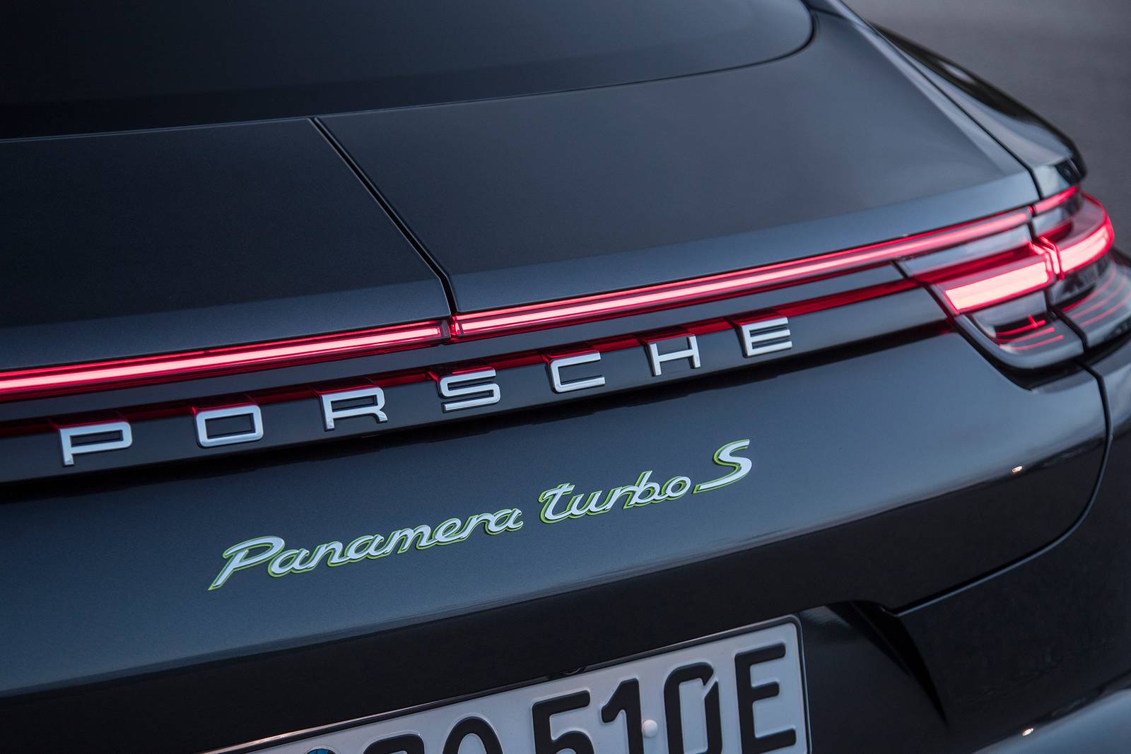 2019 Porsche Panamera exterior RBDG