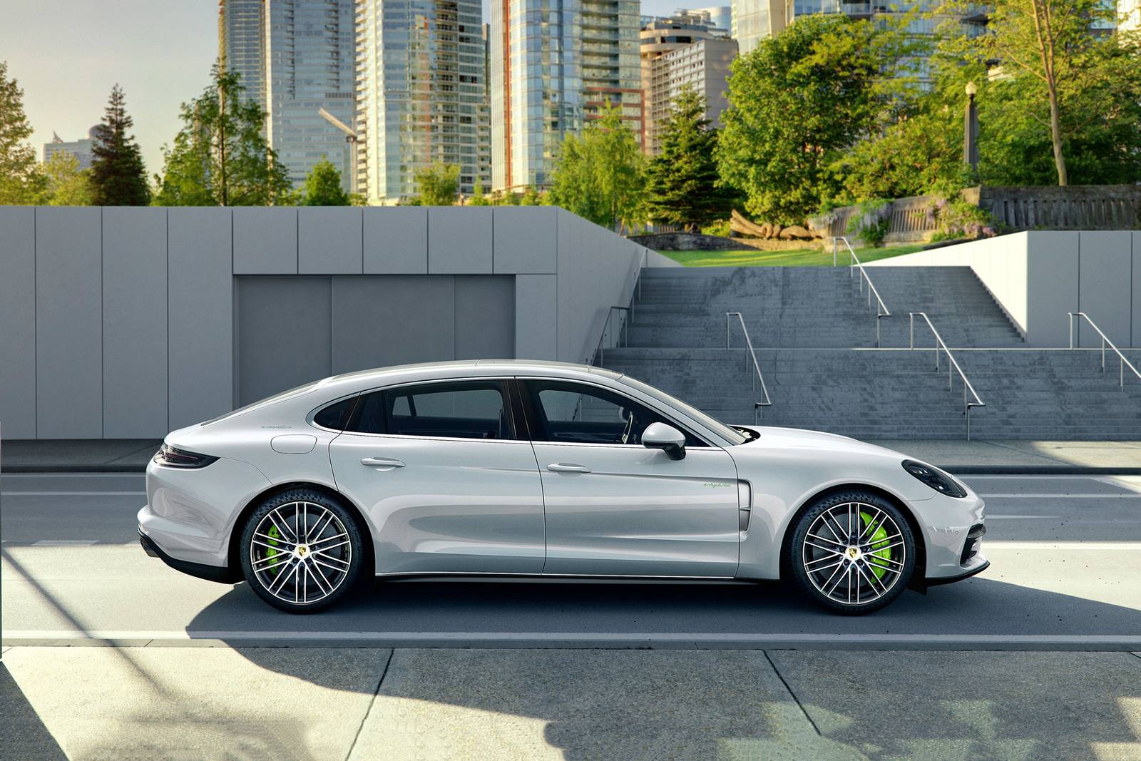 2020 Porsche Panamera exterior S