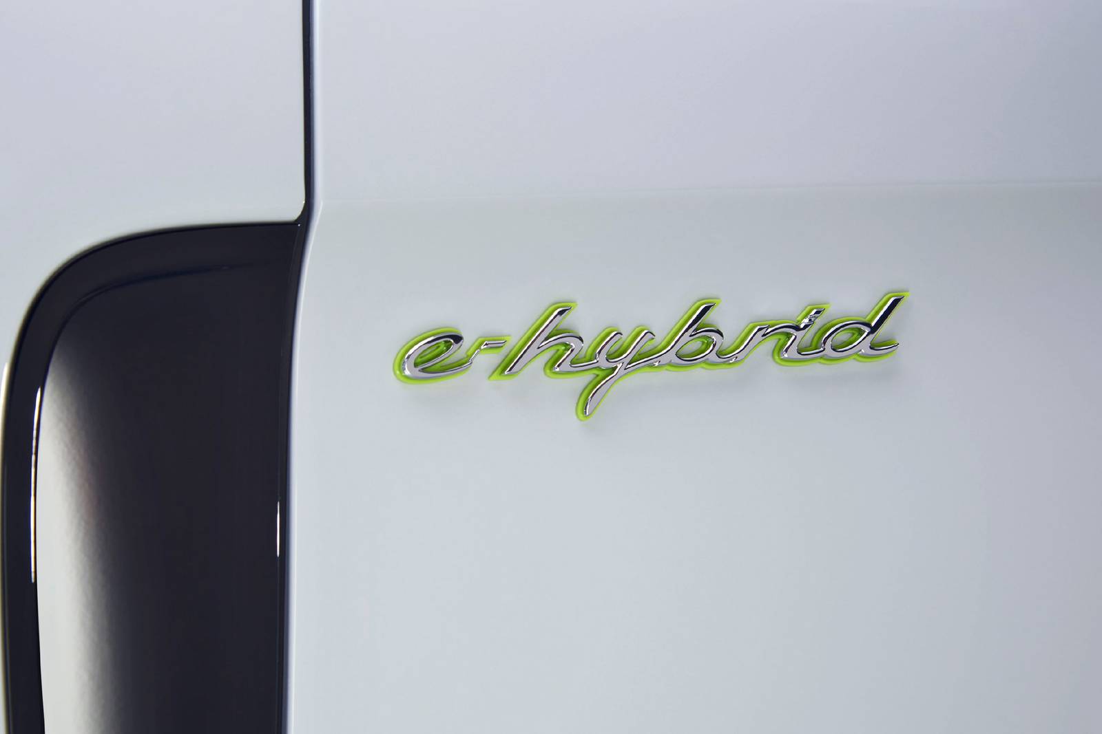 2020 Porsche Panamera exterior FBDG