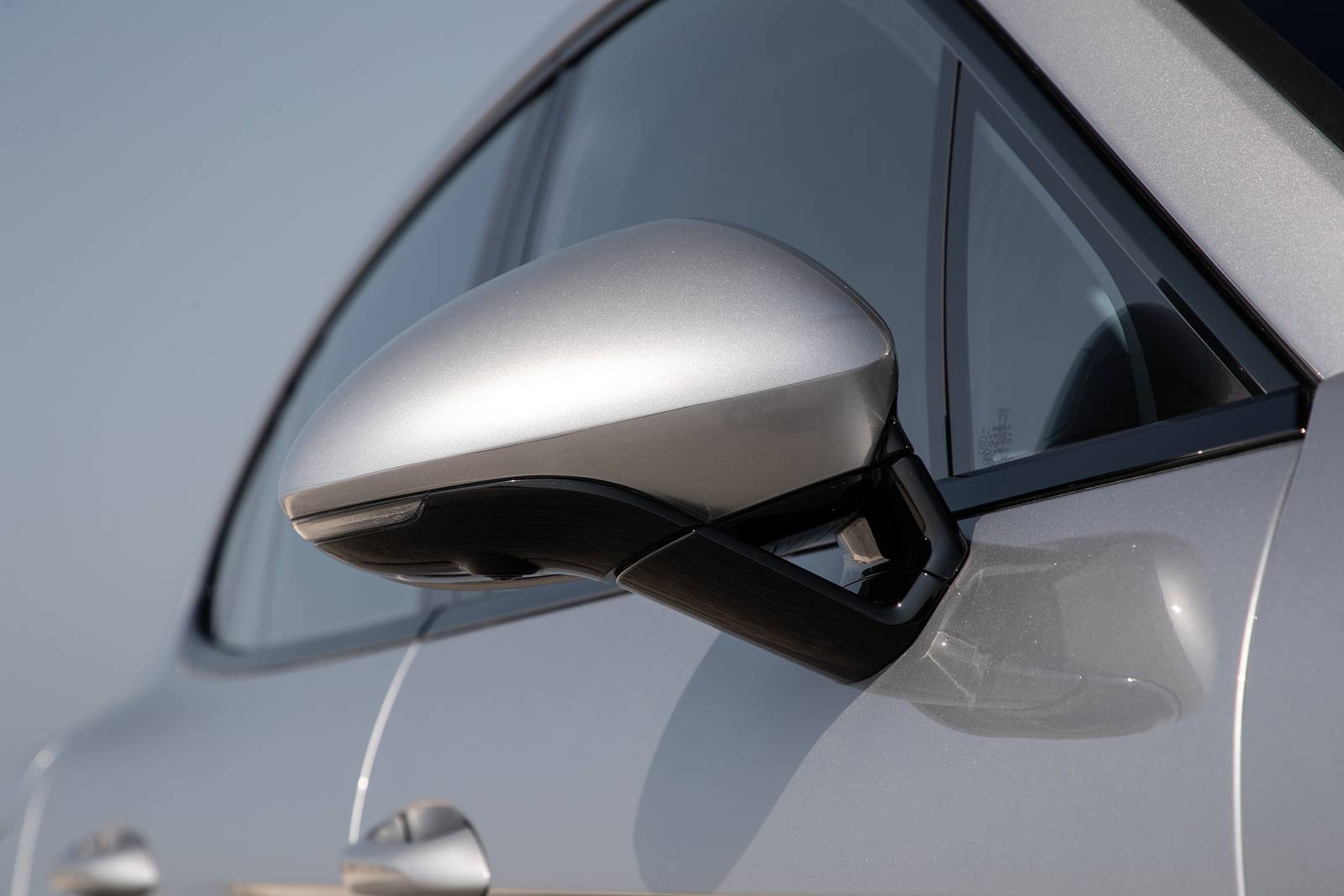 2020 Porsche Panamera exterior EDETAIL