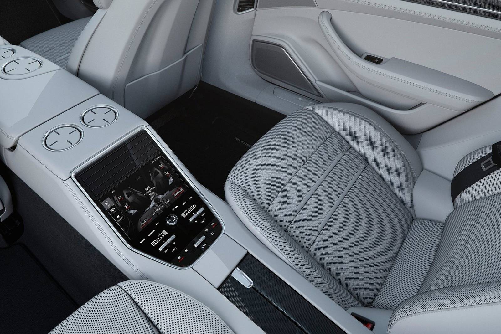 2020 Porsche Panamera interior DETAIL