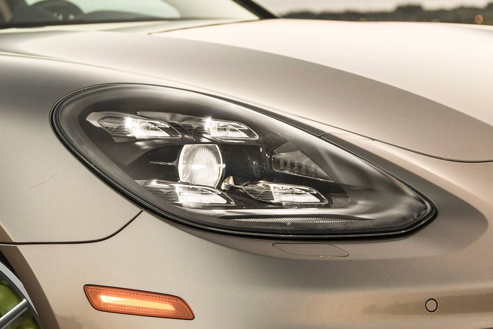 2020 Porsche Panamera exterior EDETAIL