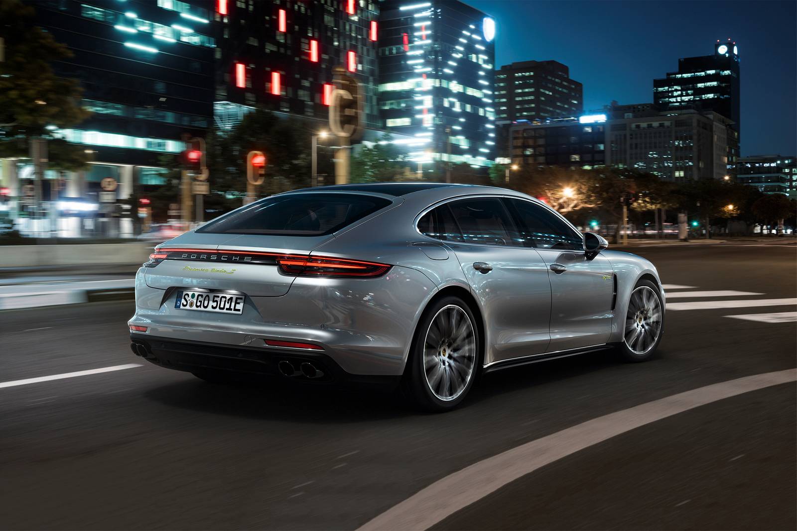 2020 Porsche Panamera exterior F