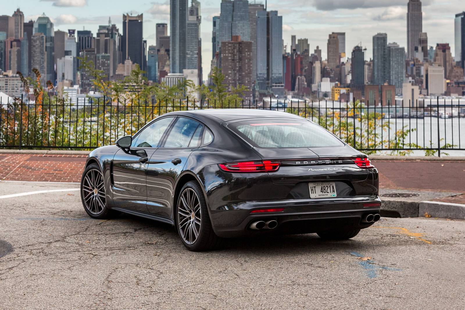 2020 Porsche Panamera exterior F
