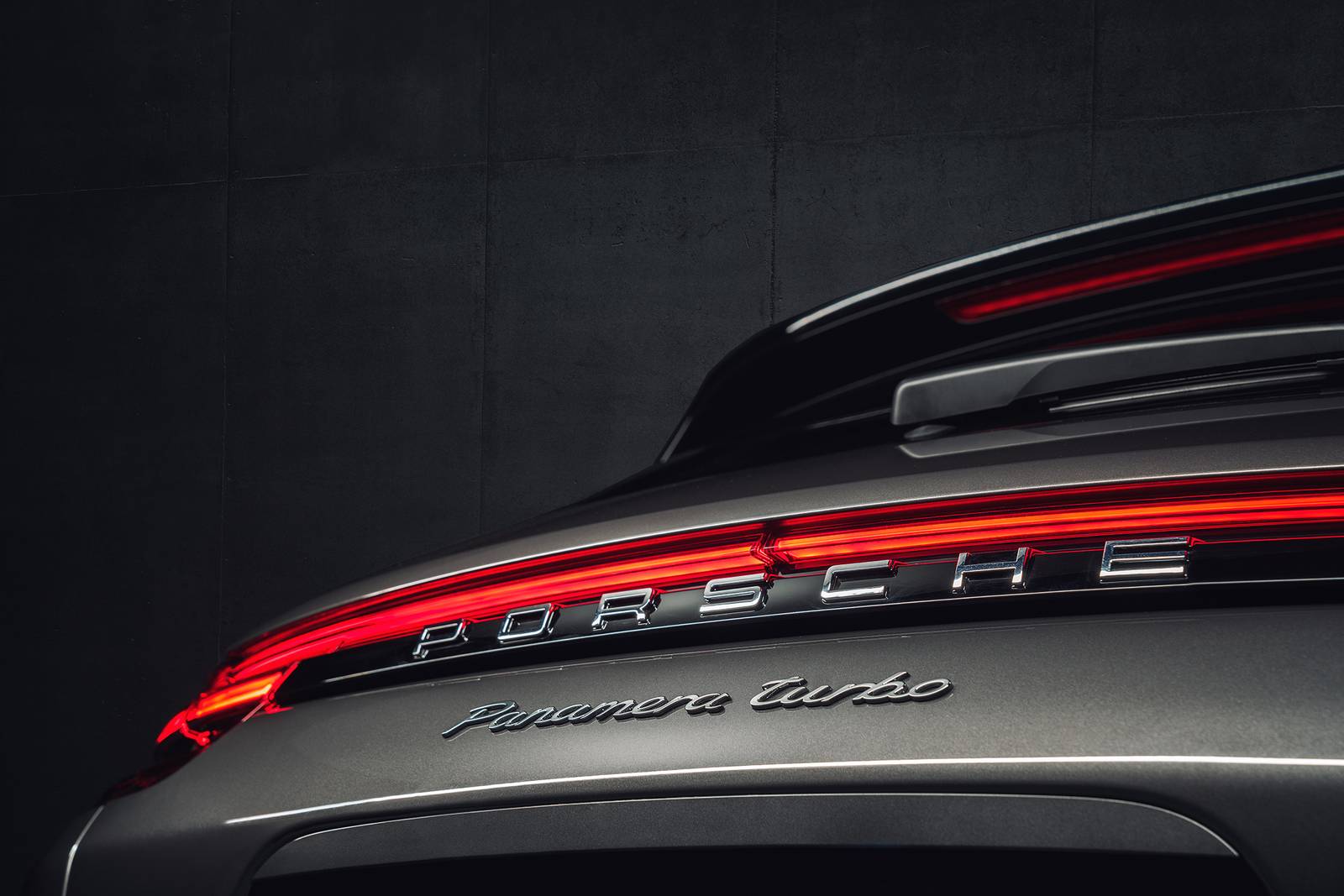 2020 Porsche Panamera exterior RBDG