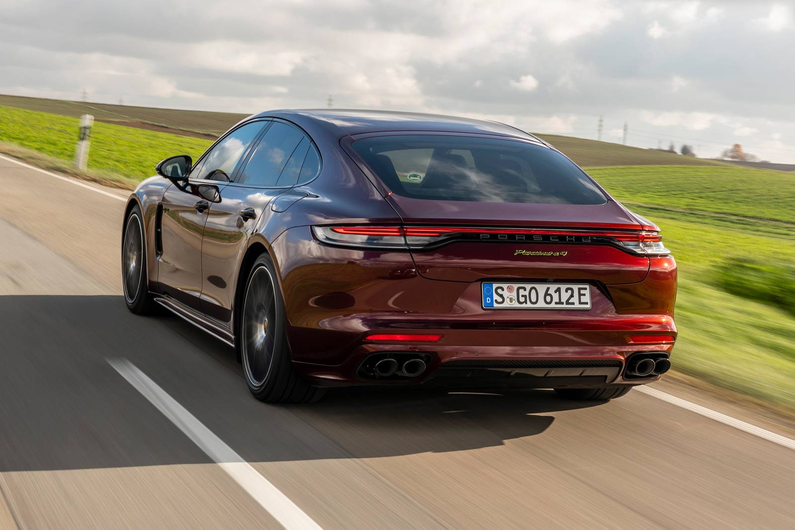 2021 Porsche Panamera exterior FQ