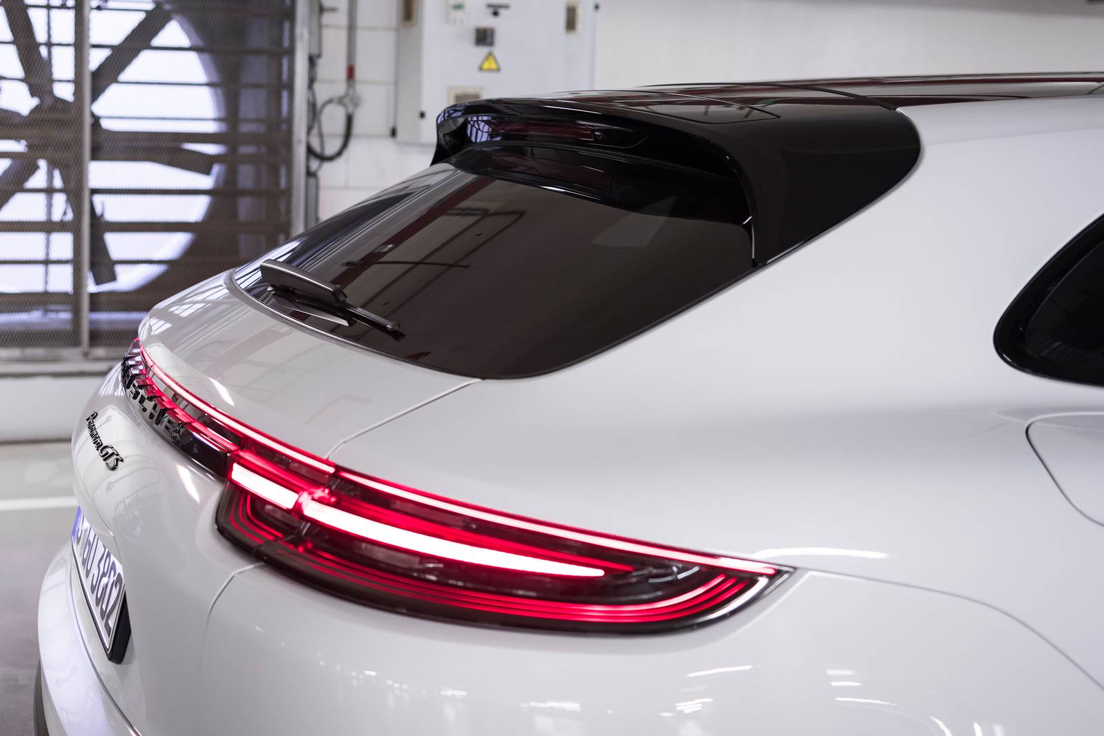 2021 Porsche Panamera exterior EDETAIL