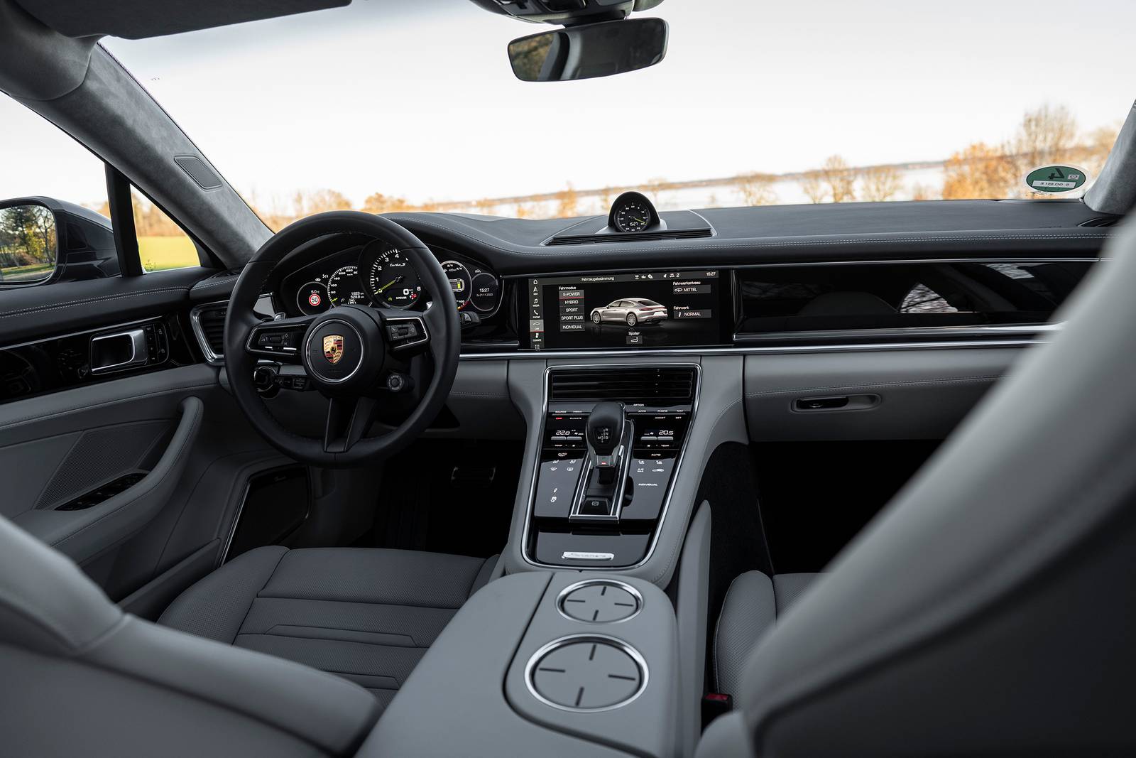 2021 Porsche Panamera interior D