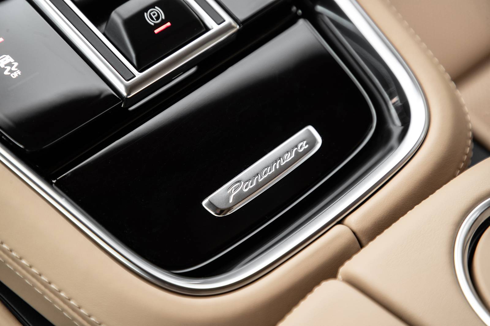 2021 Porsche Panamera interior DETAIL