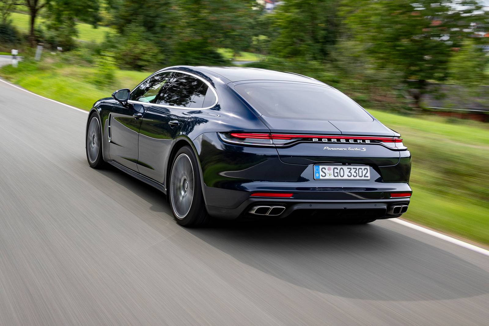 2021 Porsche Panamera exterior FQ