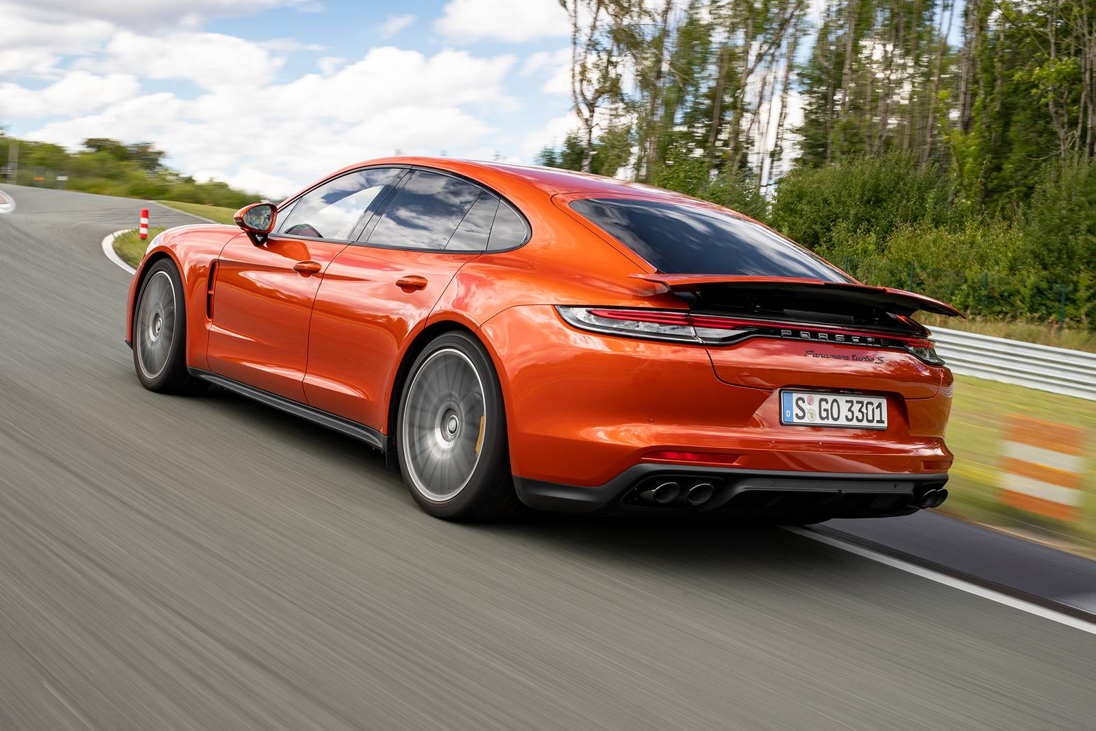 2021 Porsche Panamera exterior FQ