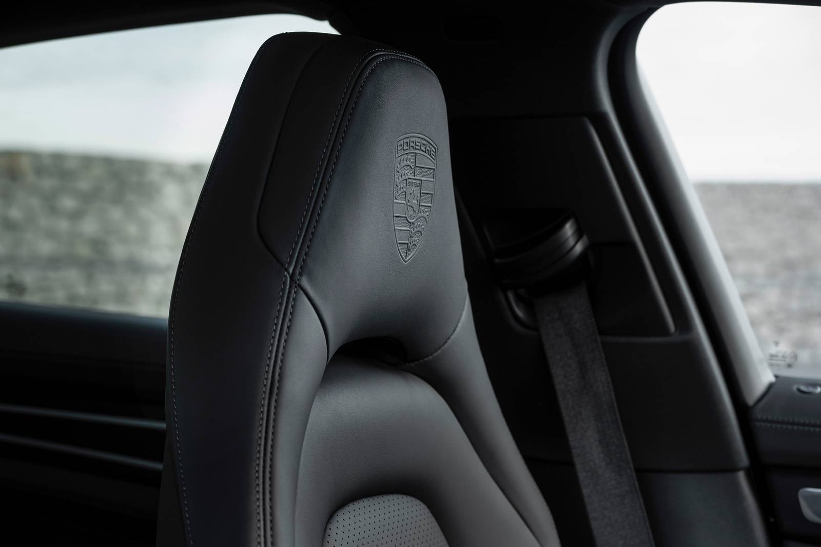 2022 Porsche Panamera interior DETAIL