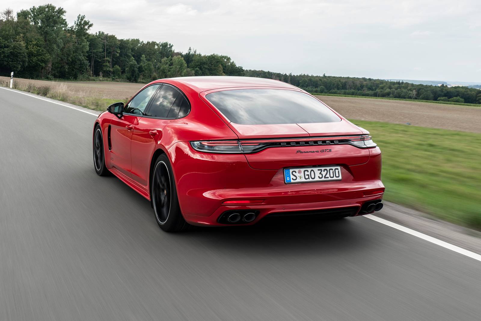 2022 Porsche Panamera exterior FQ
