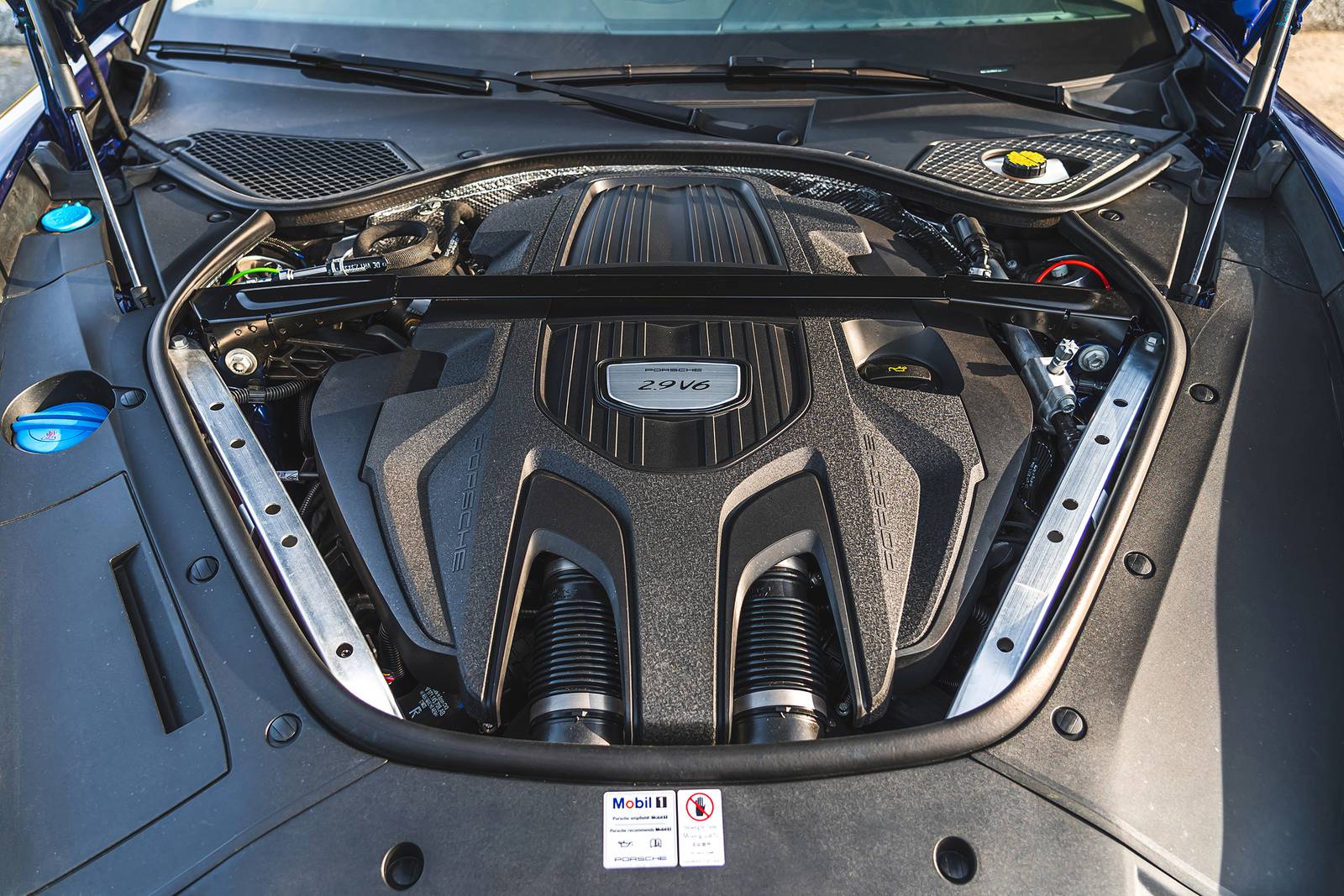 2022 Porsche Panamera exterior E