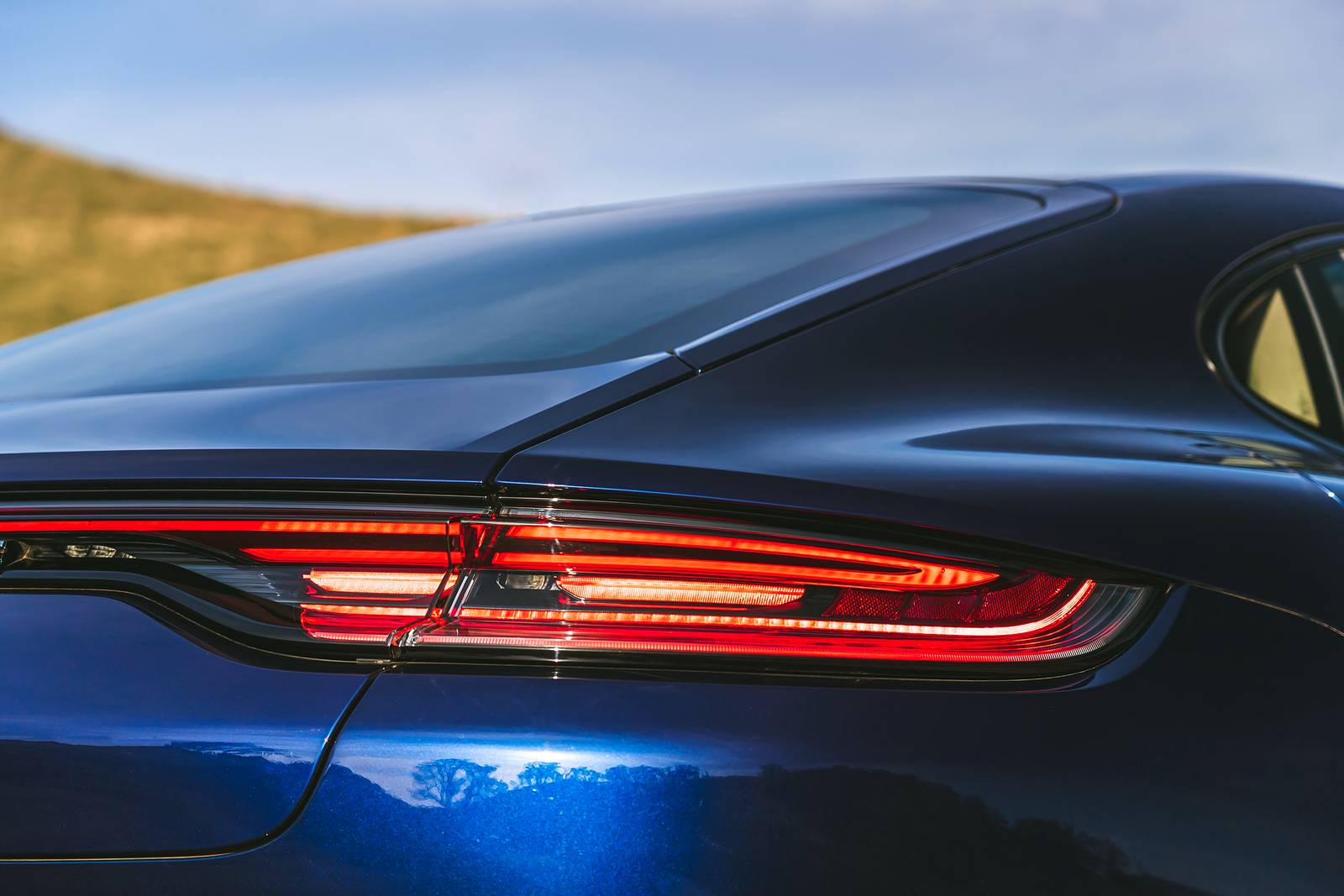 2022 Porsche Panamera exterior EDETAIL