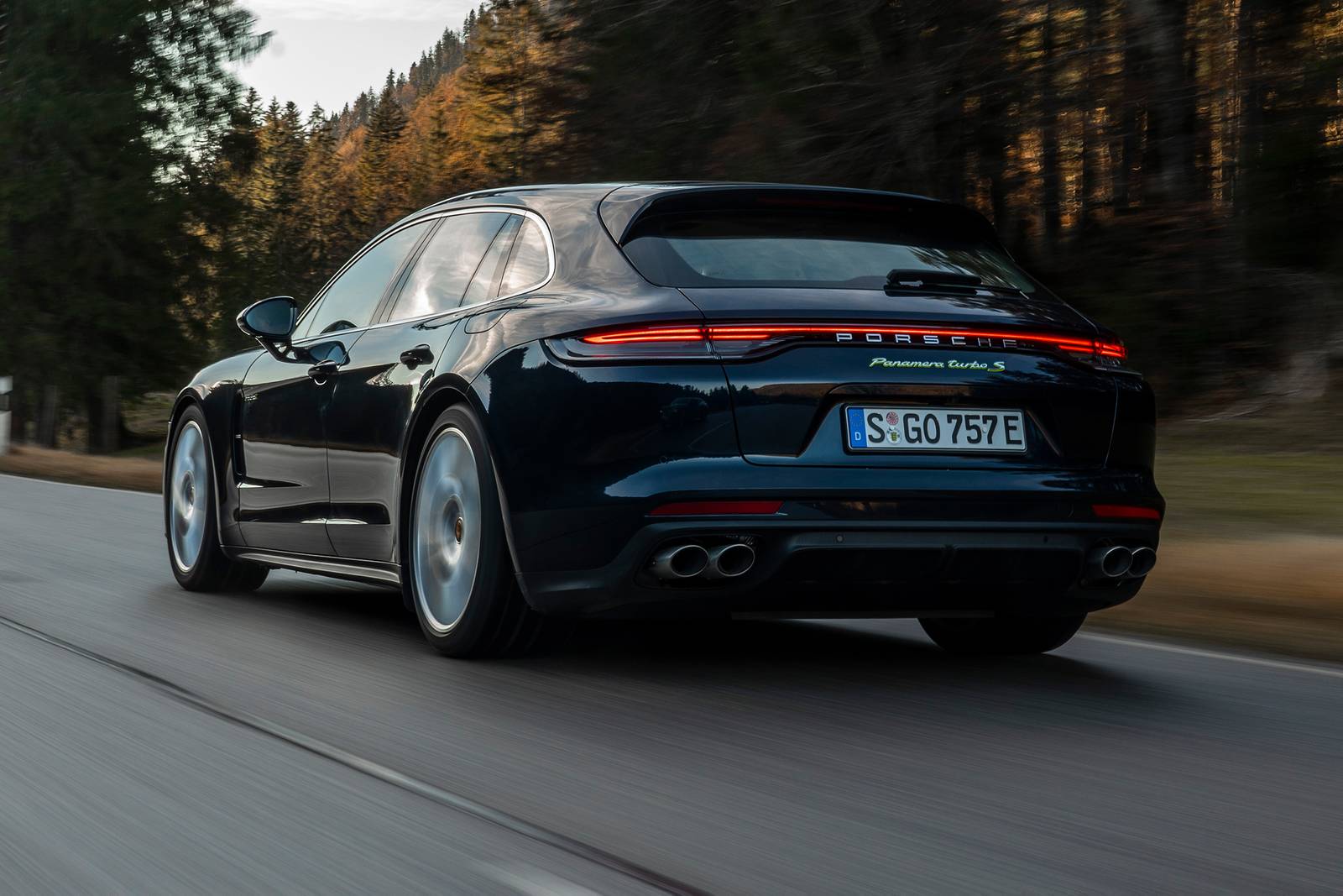 2022 Porsche Panamera — OEM photo 2