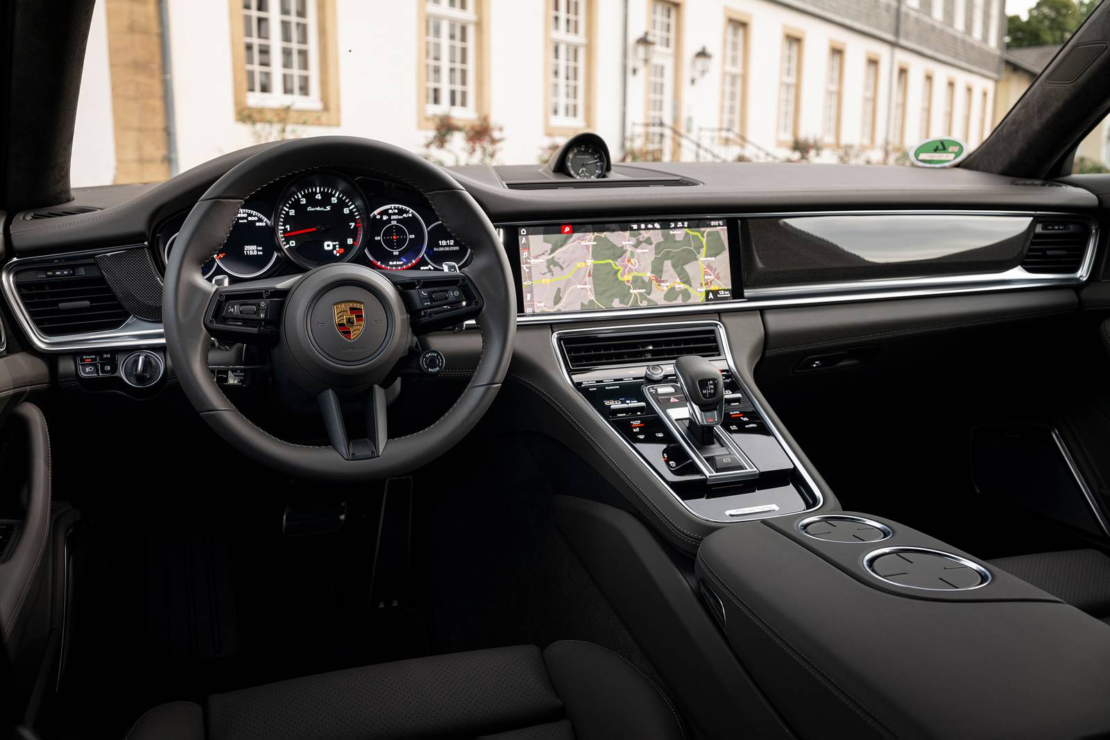 2022 Porsche Panamera interior D