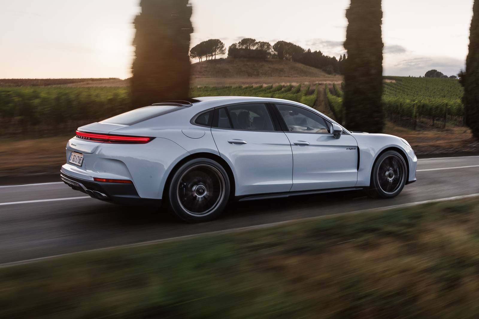 2025 Porsche Panamera — OEM photo 2