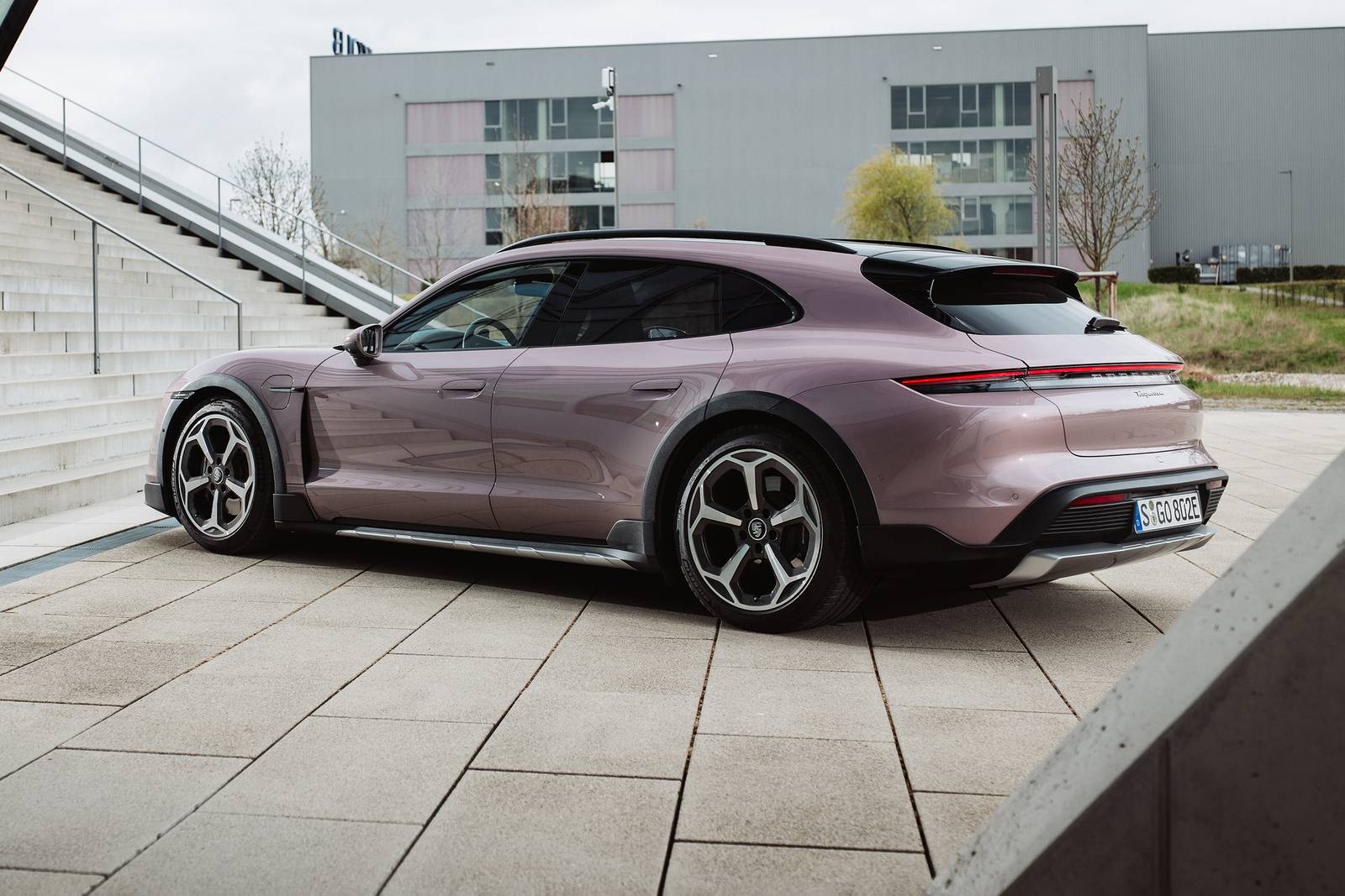 2021 Porsche Taycan exterior FQ