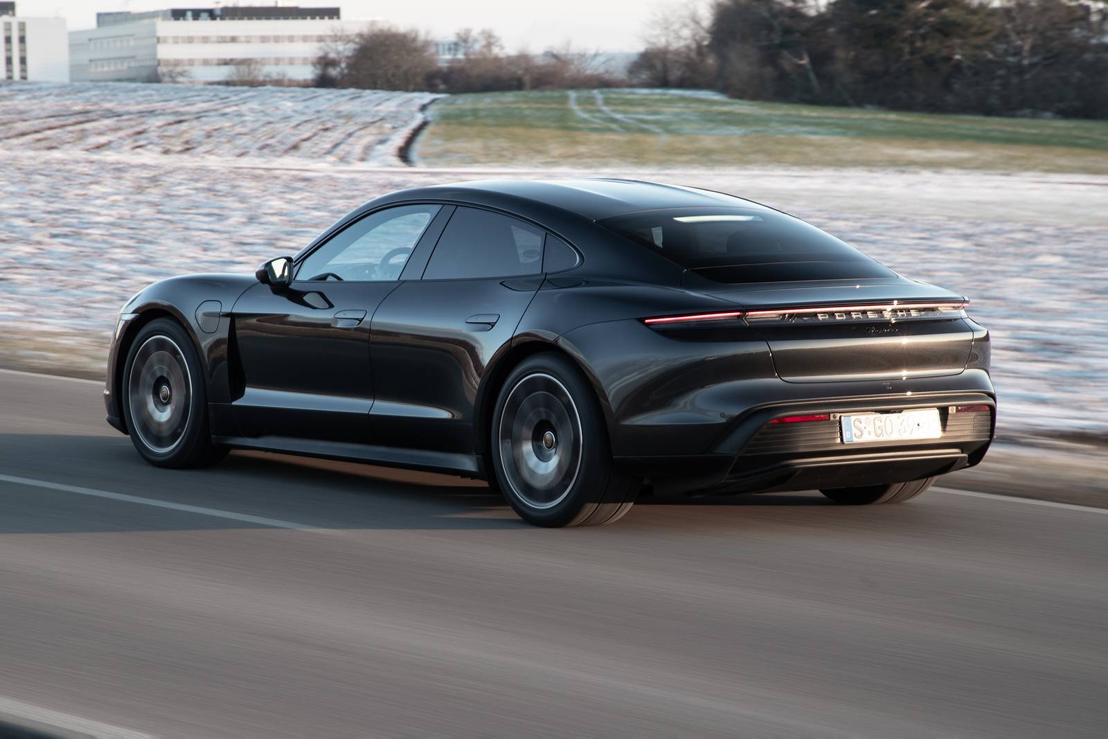 2021 Porsche Taycan exterior FQ
