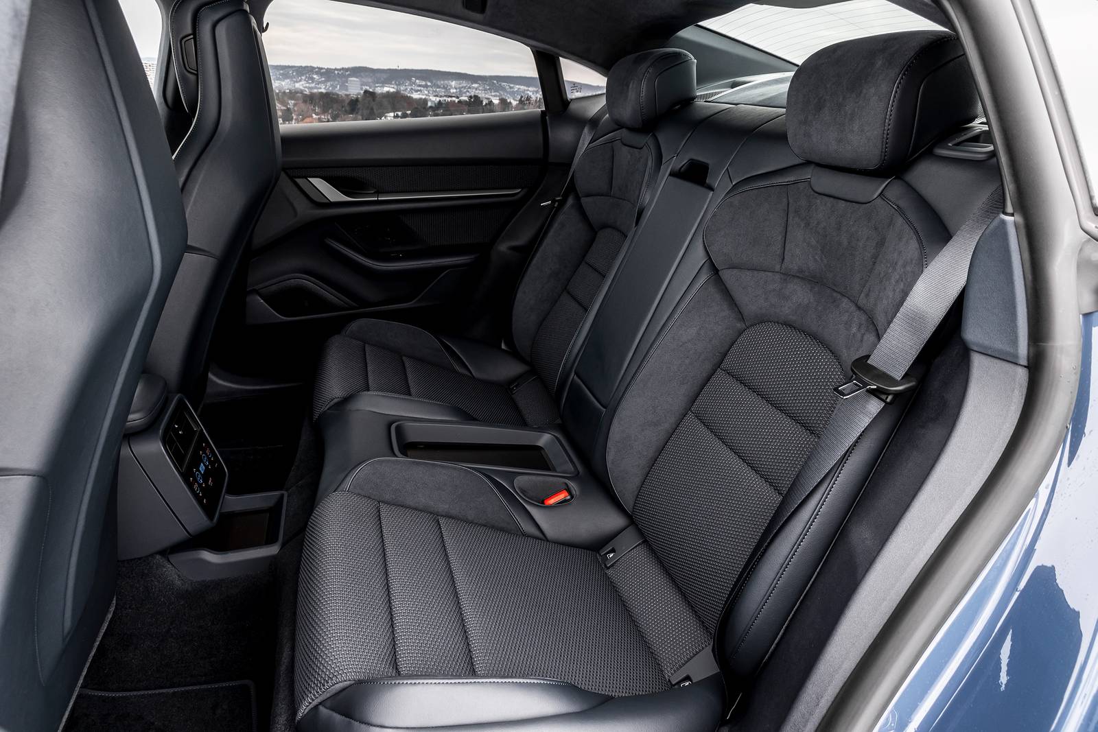 2021 Porsche Taycan interior RI