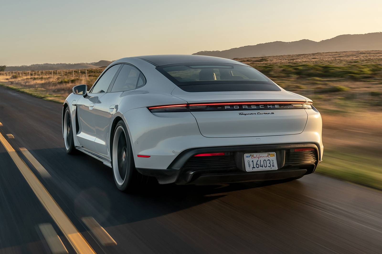 2021 Porsche Taycan exterior FQ