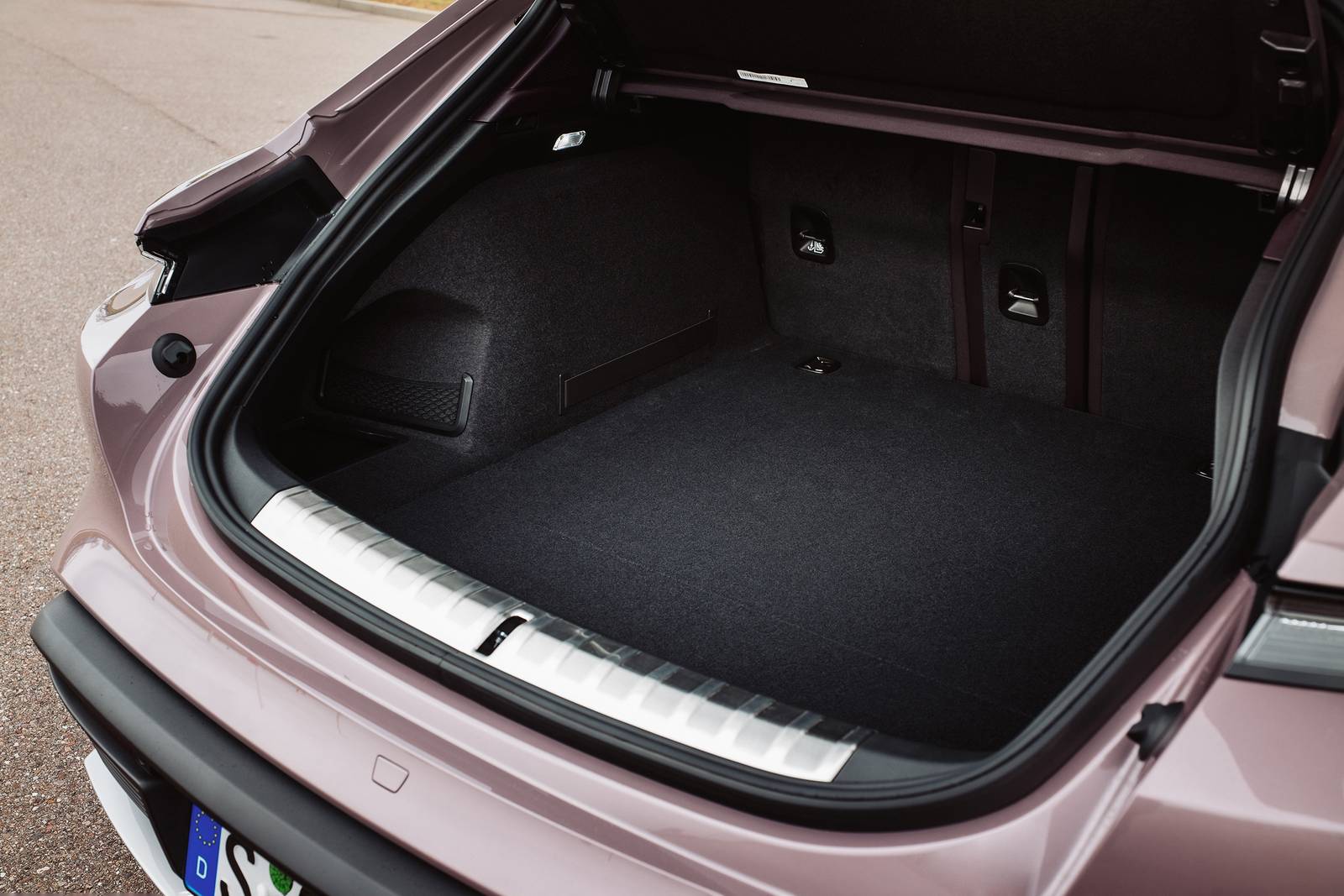 2023 Porsche Taycan interior CARGO