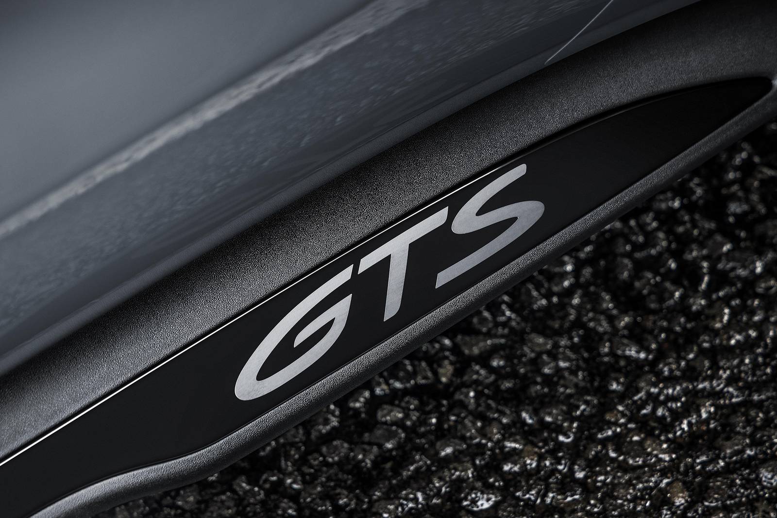 2024 Porsche Taycan interior DETAIL