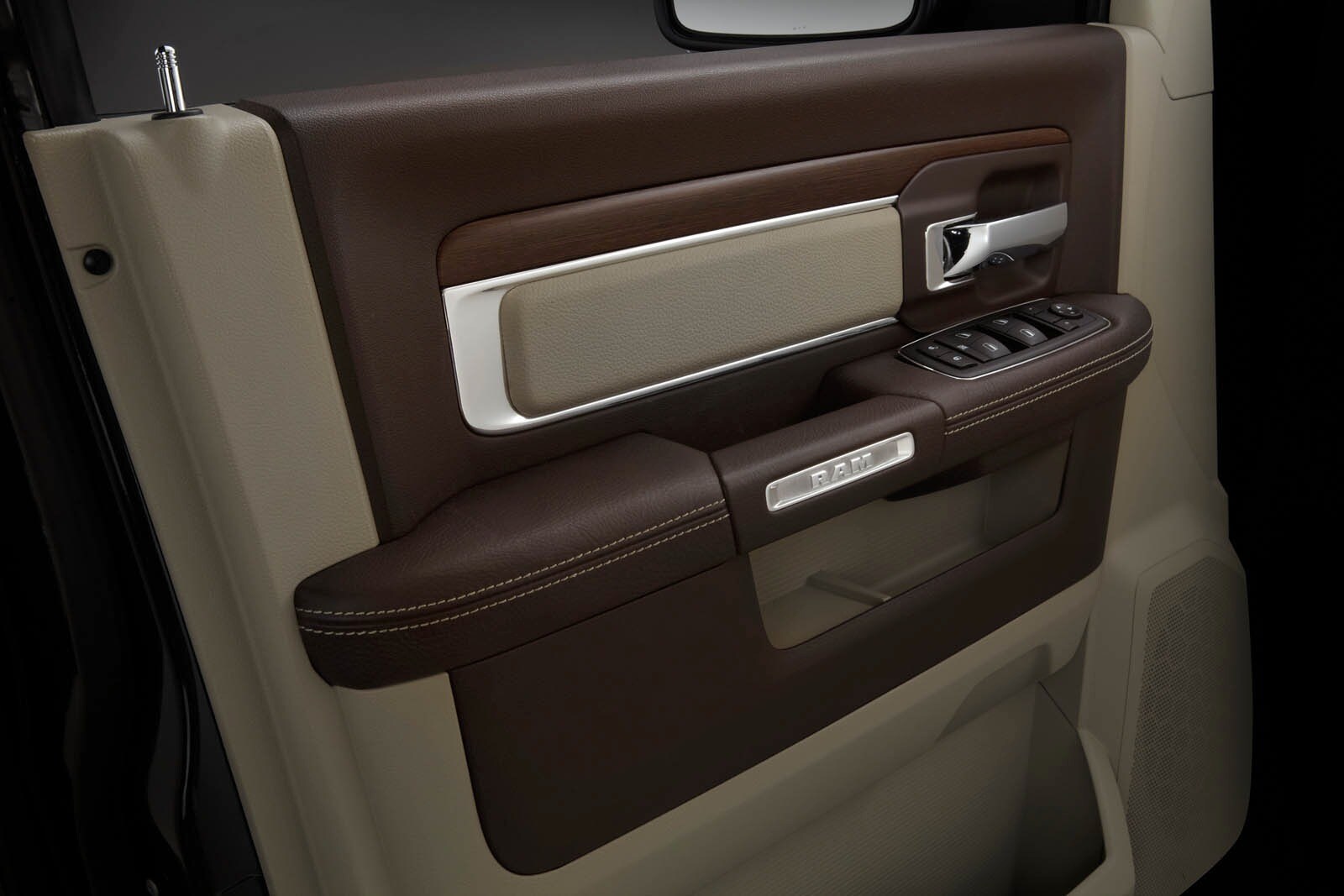 2013 Ram 1500 front safety DETAIL