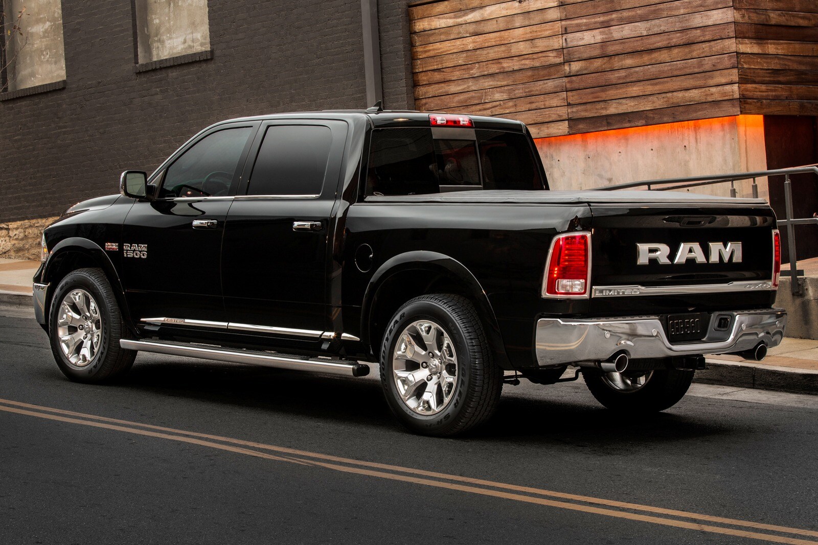 2015 Ram 1500 exterior RQ