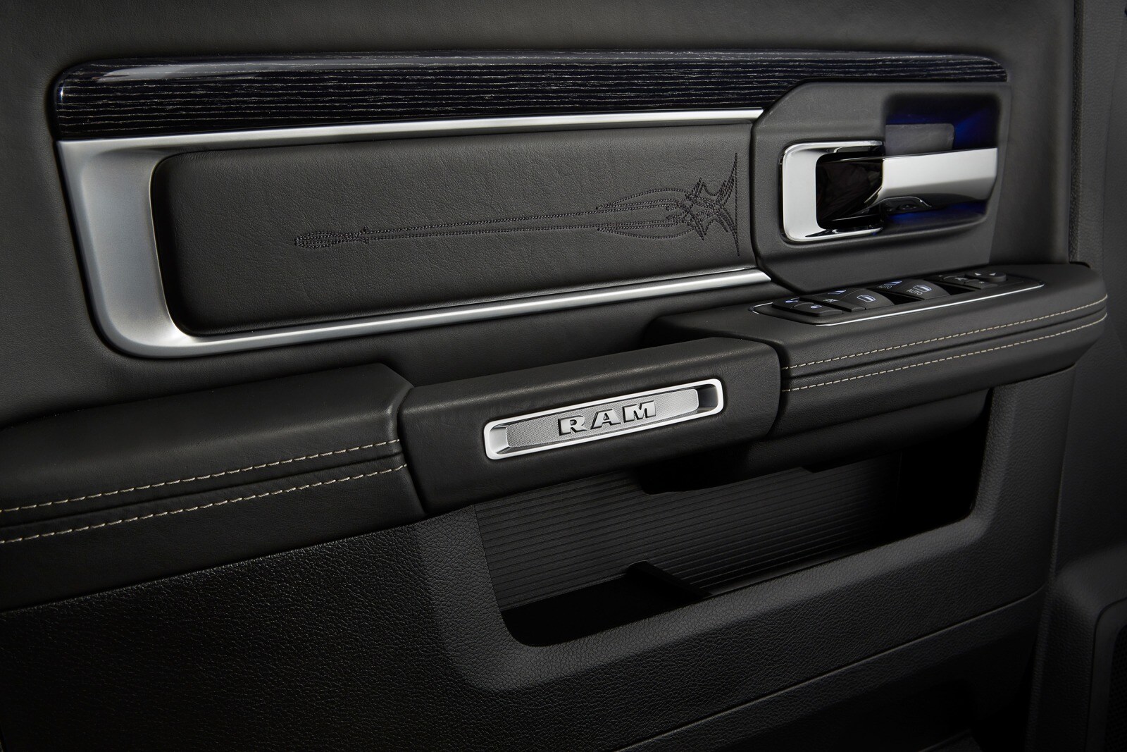 2015 Ram 1500 interior DETAIL