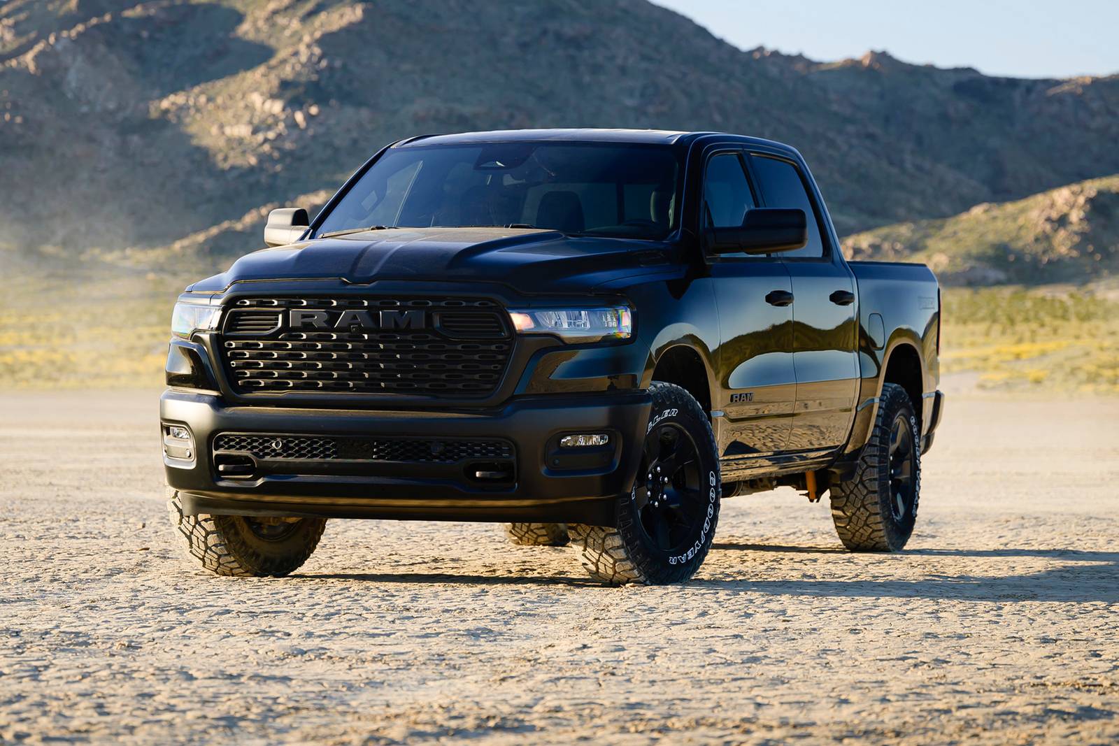 2025 Ram 1500 Warlock Crew Cab Pickup Exterior