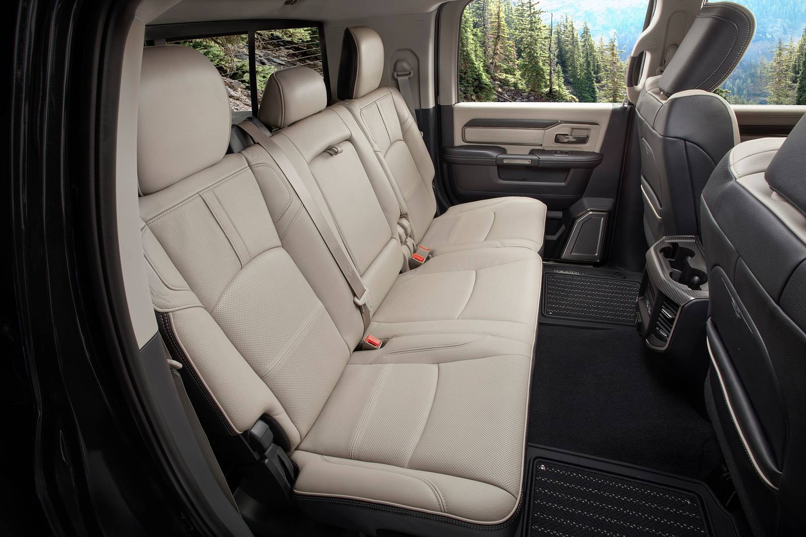 2023 Ram 2500 interior RI