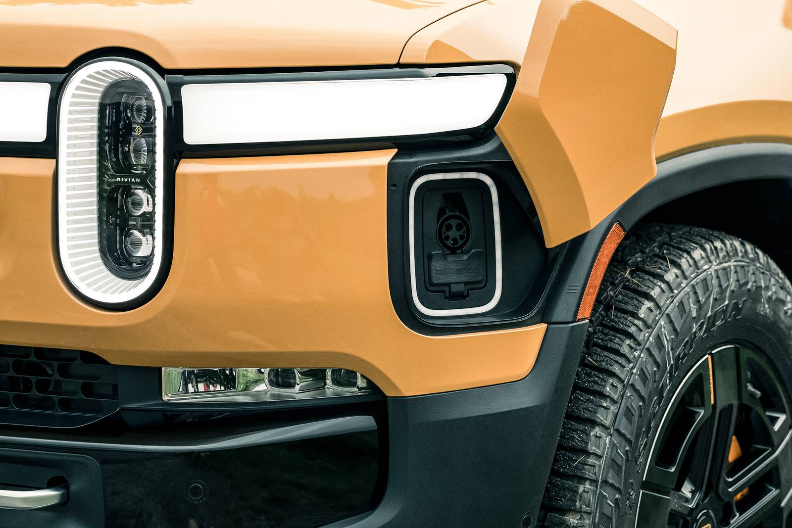 2022 Rivian R1S exterior EDETAIL