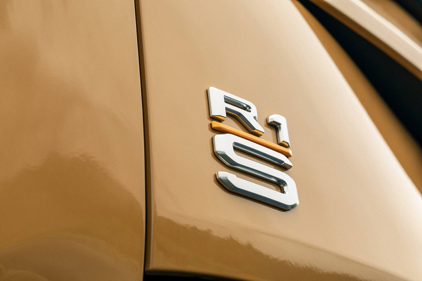 2023 Rivian R1s exterior RBDG
