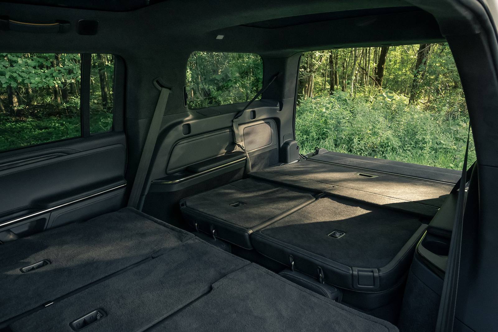 2024 Rivian R1s interior RSD