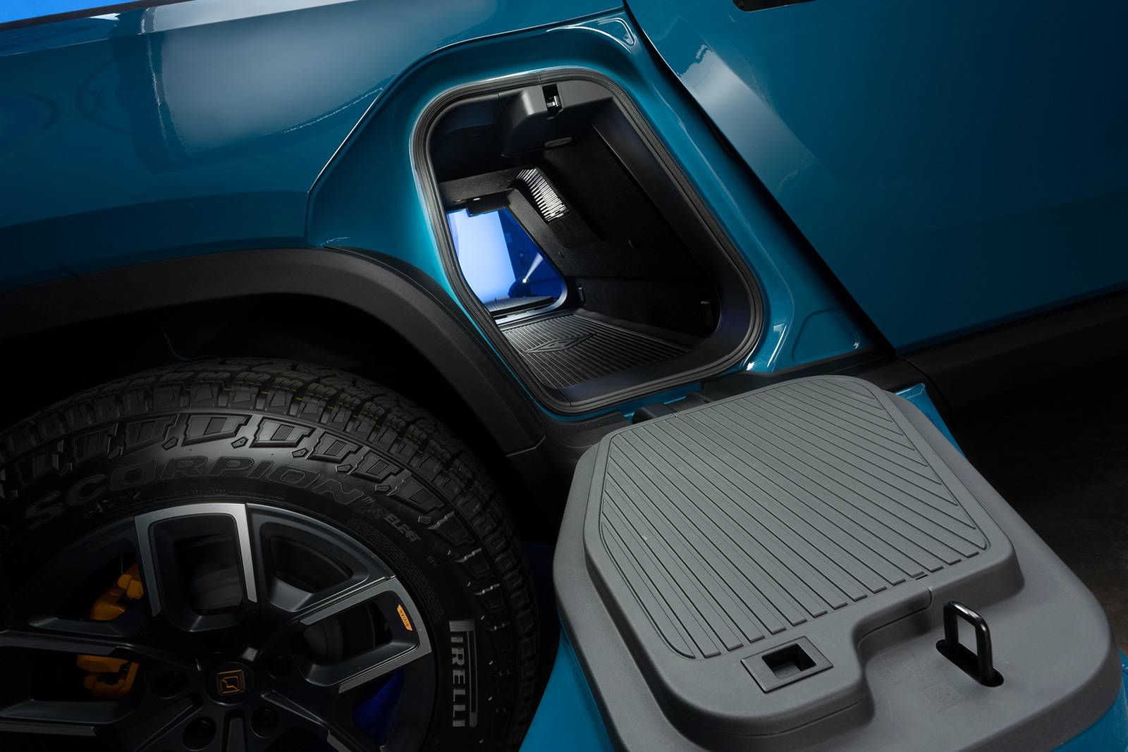 2022 Rivian R1T exterior EDETAIL
