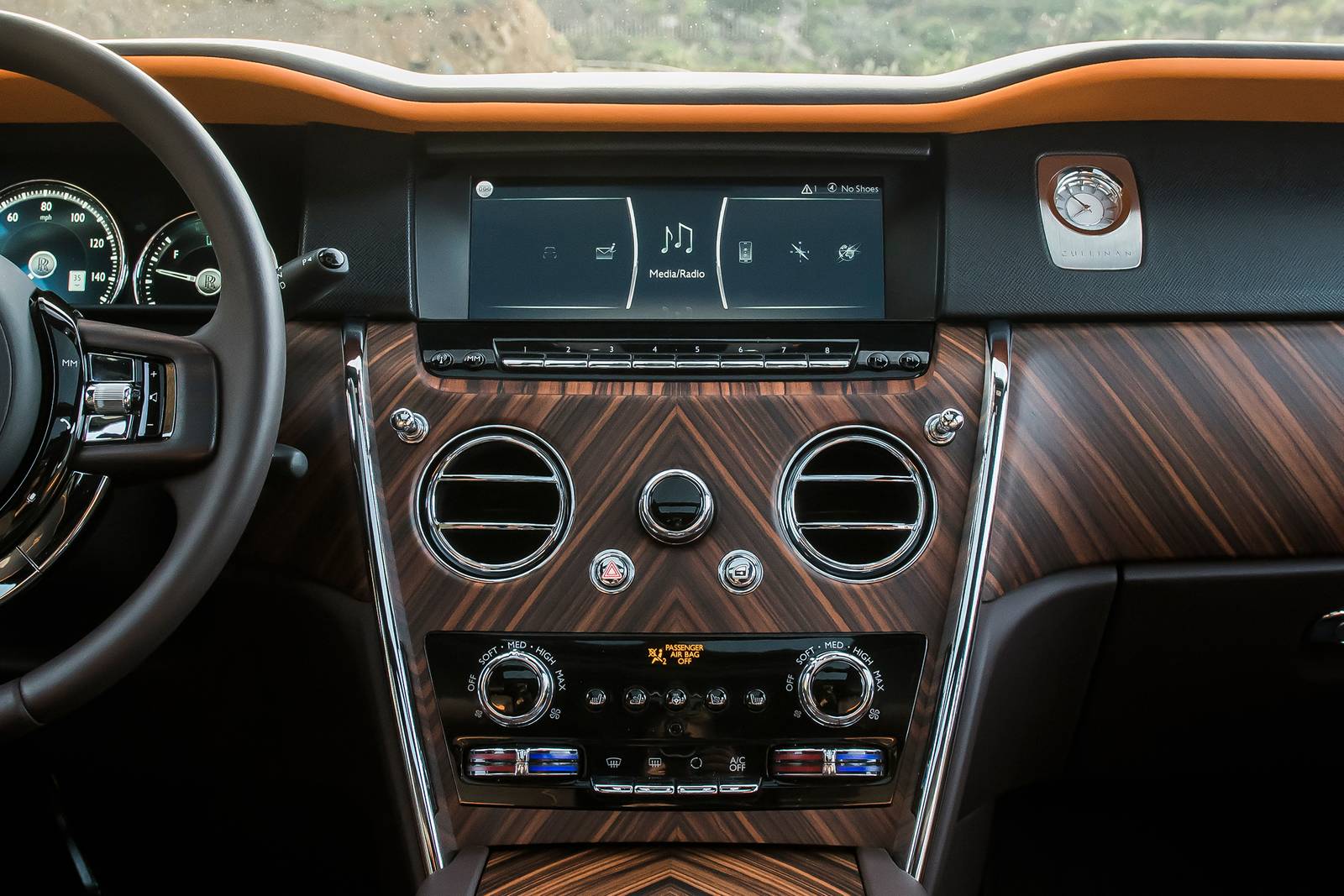 2019 Rolls-Royce Cullinan interior CC