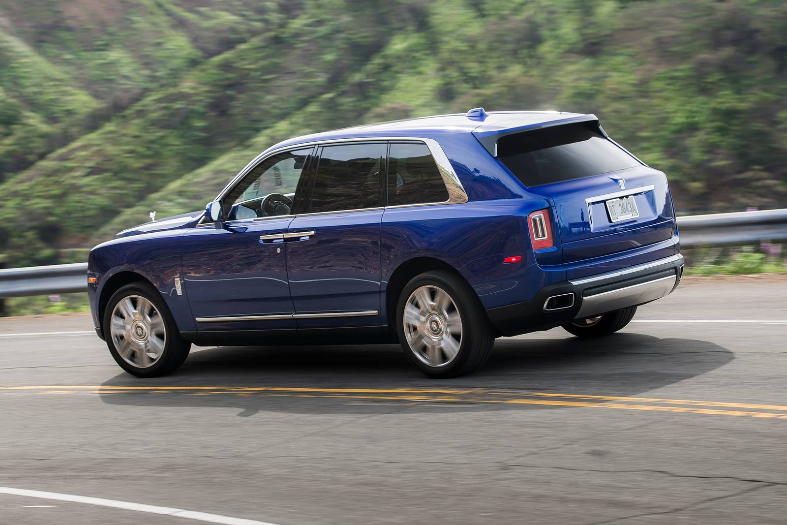 2019 Rolls-Royce Cullinan exterior F