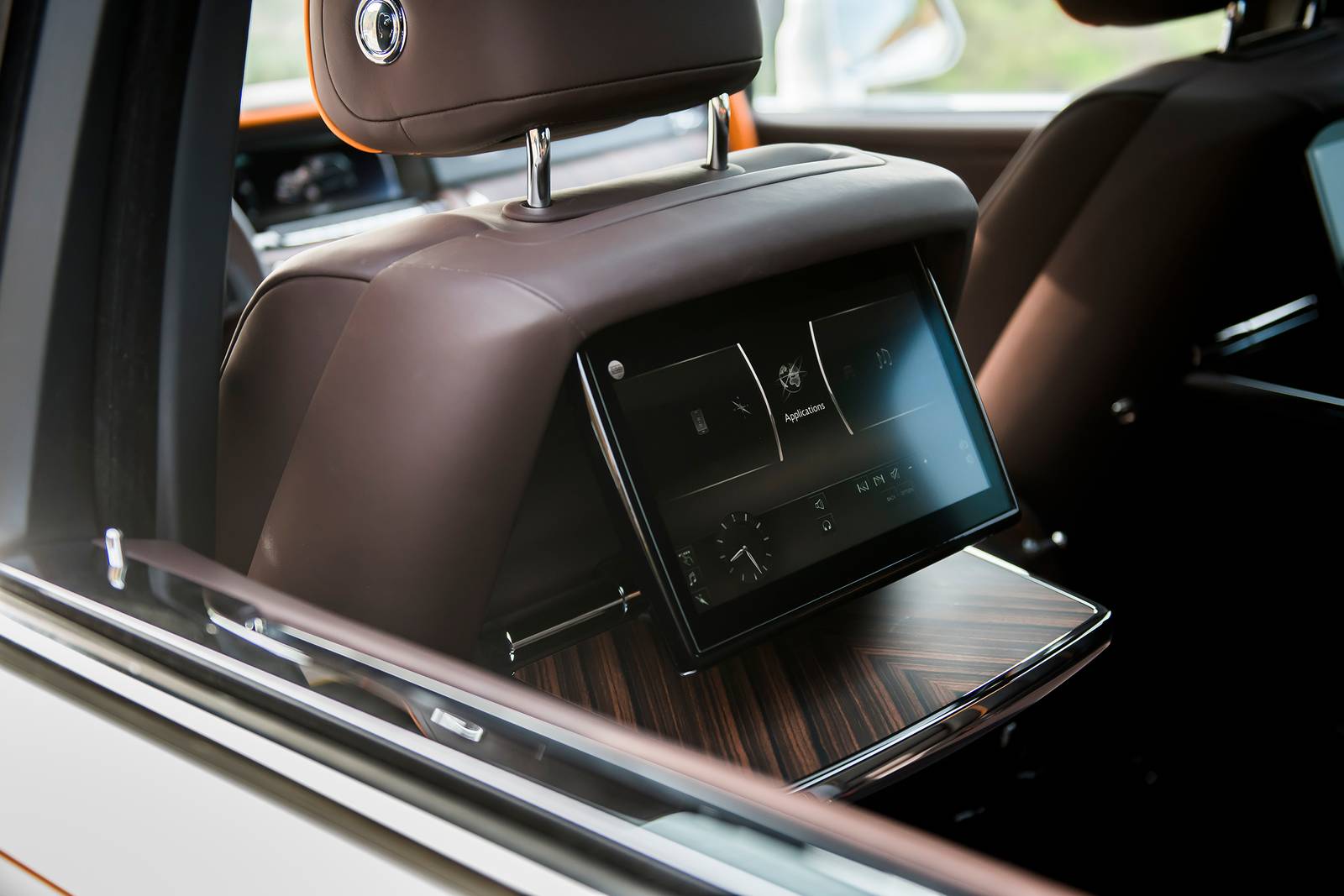 2019 Rolls-Royce Cullinan interior DETAIL